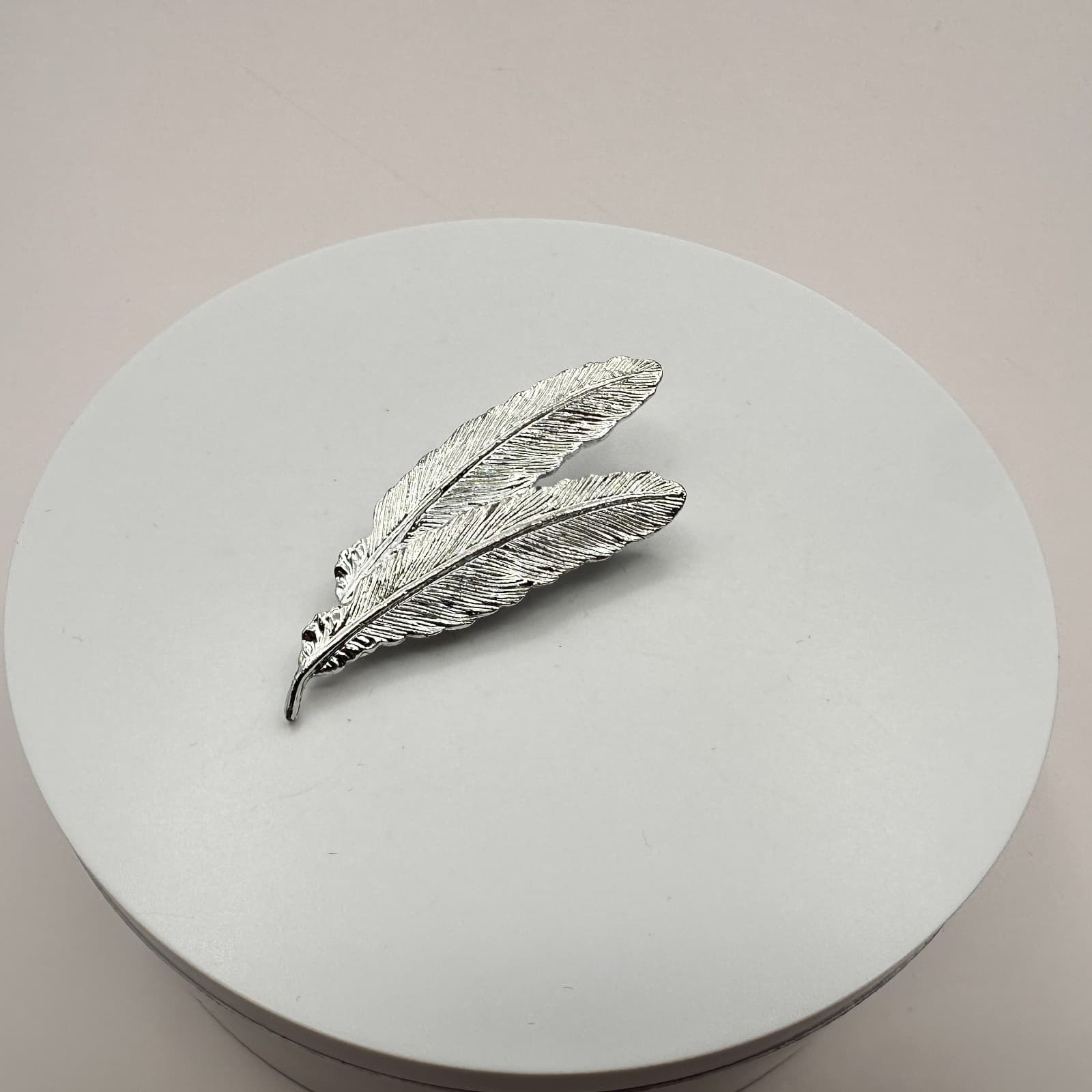 Vintage 90s Silver Tone Double Feather Plume Quill Leaf Brooch Pin Retro Jewelry - Thumbnail 5