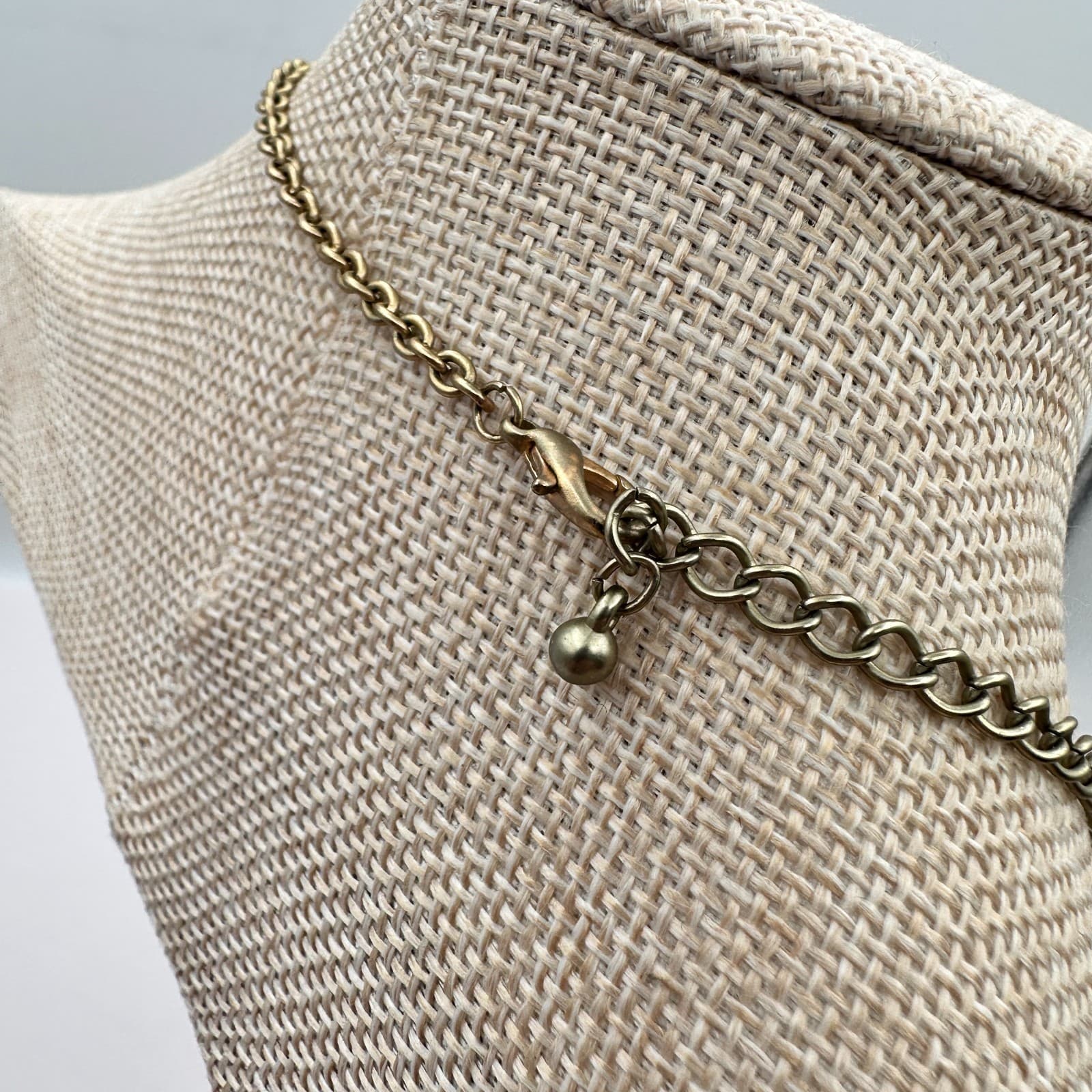 Vintage Y2K Gold Tone White Shell Dangle Geometric Pendant Necklace Jewelry - Thumbnail 7