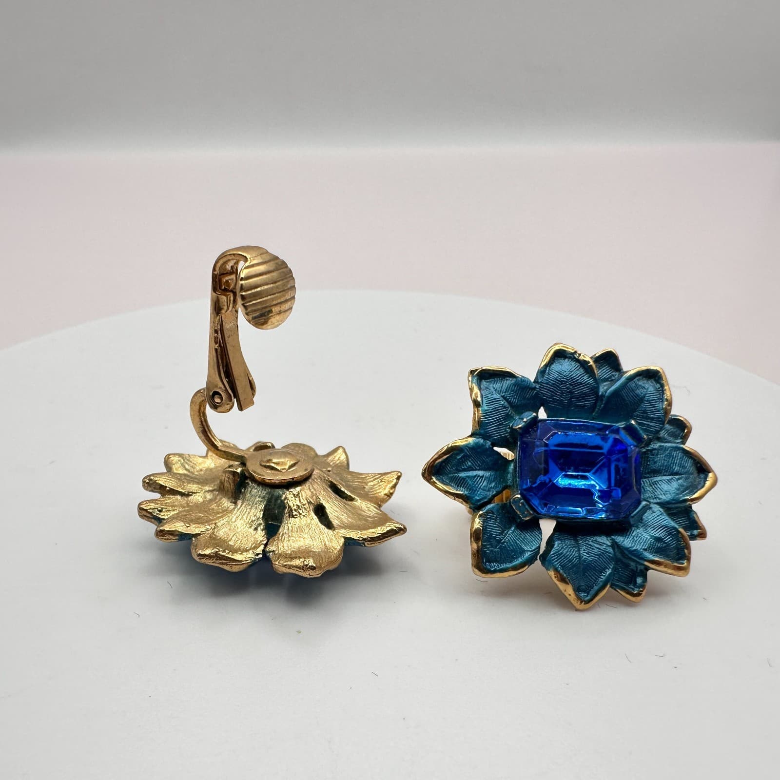 Vintage 90s Blue Gold Tone Flower Rhinestone Floral Clip-On Earrings Jewelry - Thumbnail 5