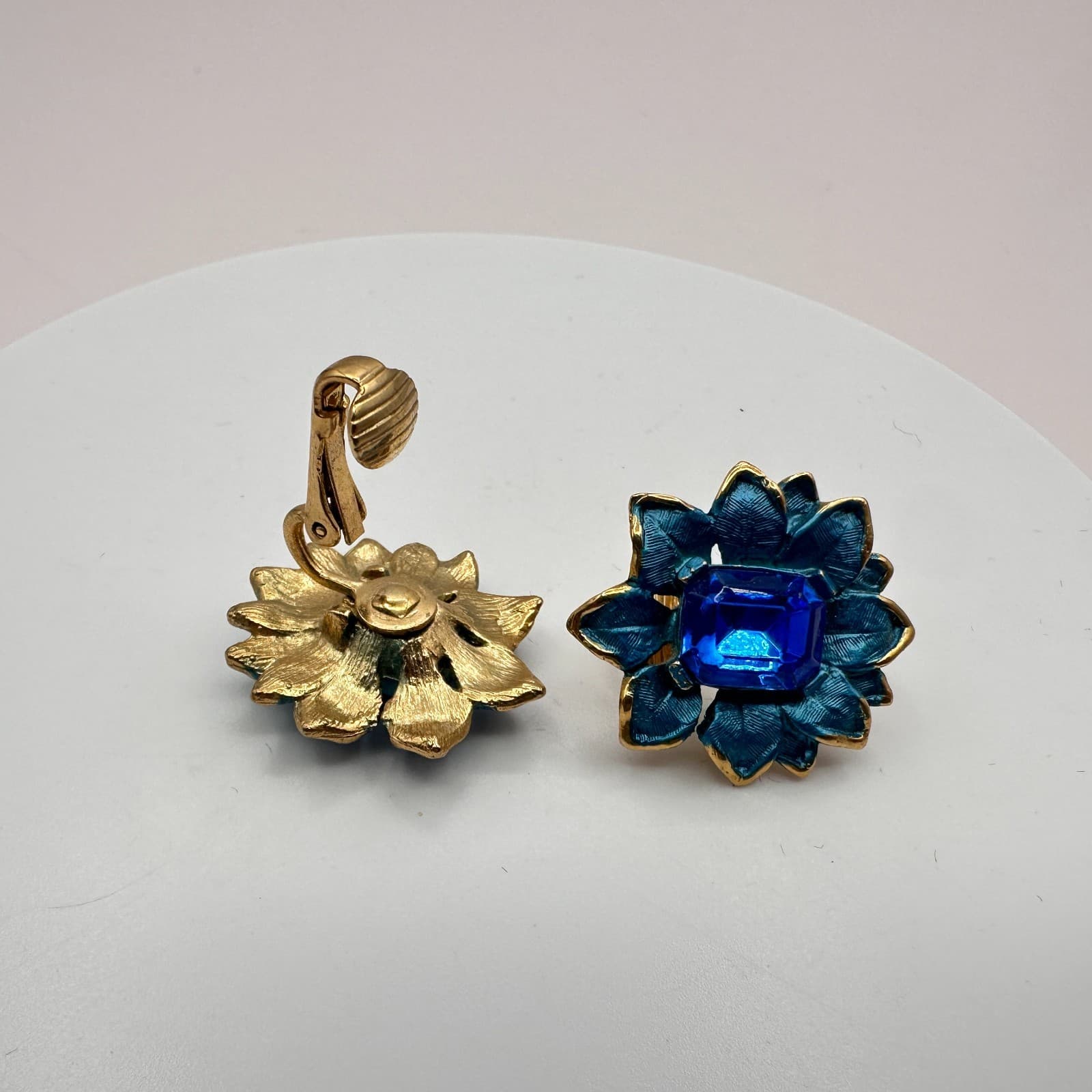 Vintage 90s Blue Gold Tone Flower Rhinestone Floral Clip-On Earrings Jewelry - Thumbnail 6