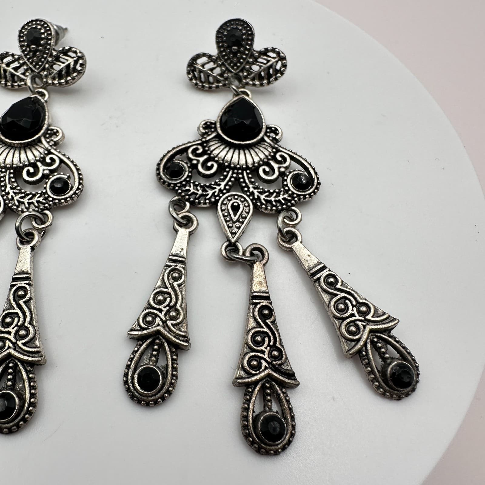 Vintage 90s Silver Tone Chandelier Earrings Black Glass Drop Statement Jewelry - Thumbnail 5