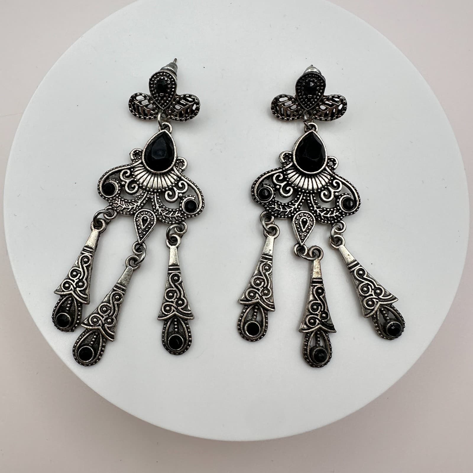 Vintage 90s Silver Tone Chandelier Earrings Black Glass Drop Statement Jewelry - Thumbnail 2