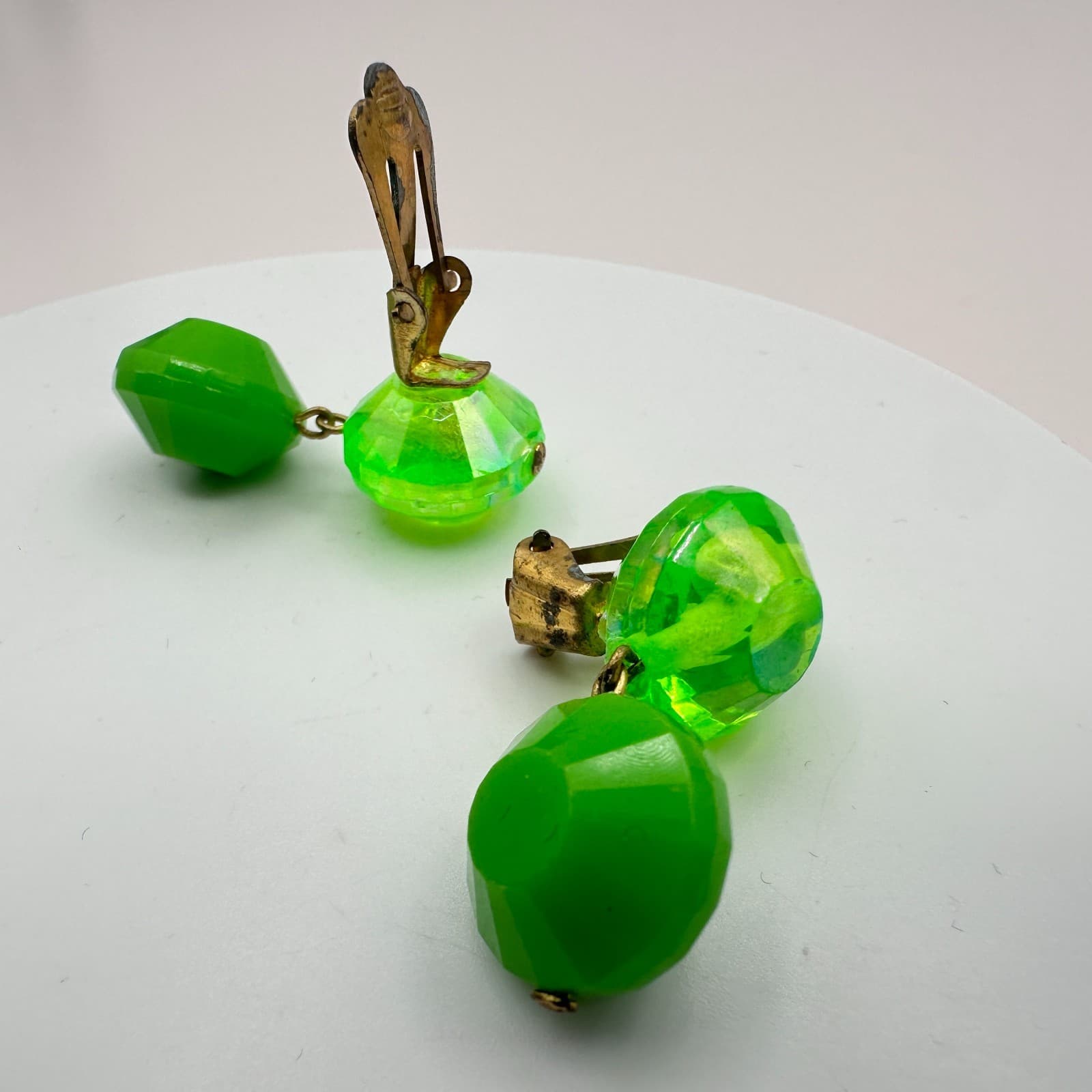 Vintage Y2K Neon Green Faceted Beaded Dangle Earrings Women's Classic Jewelry - Thumbnail 5