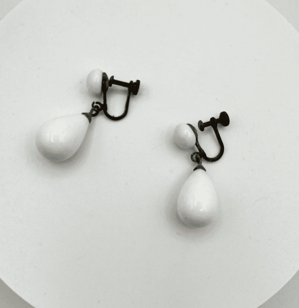 Vintage 90s White Teardrop Dangle Earrings Retro Women's Classic Fashion Jewelry