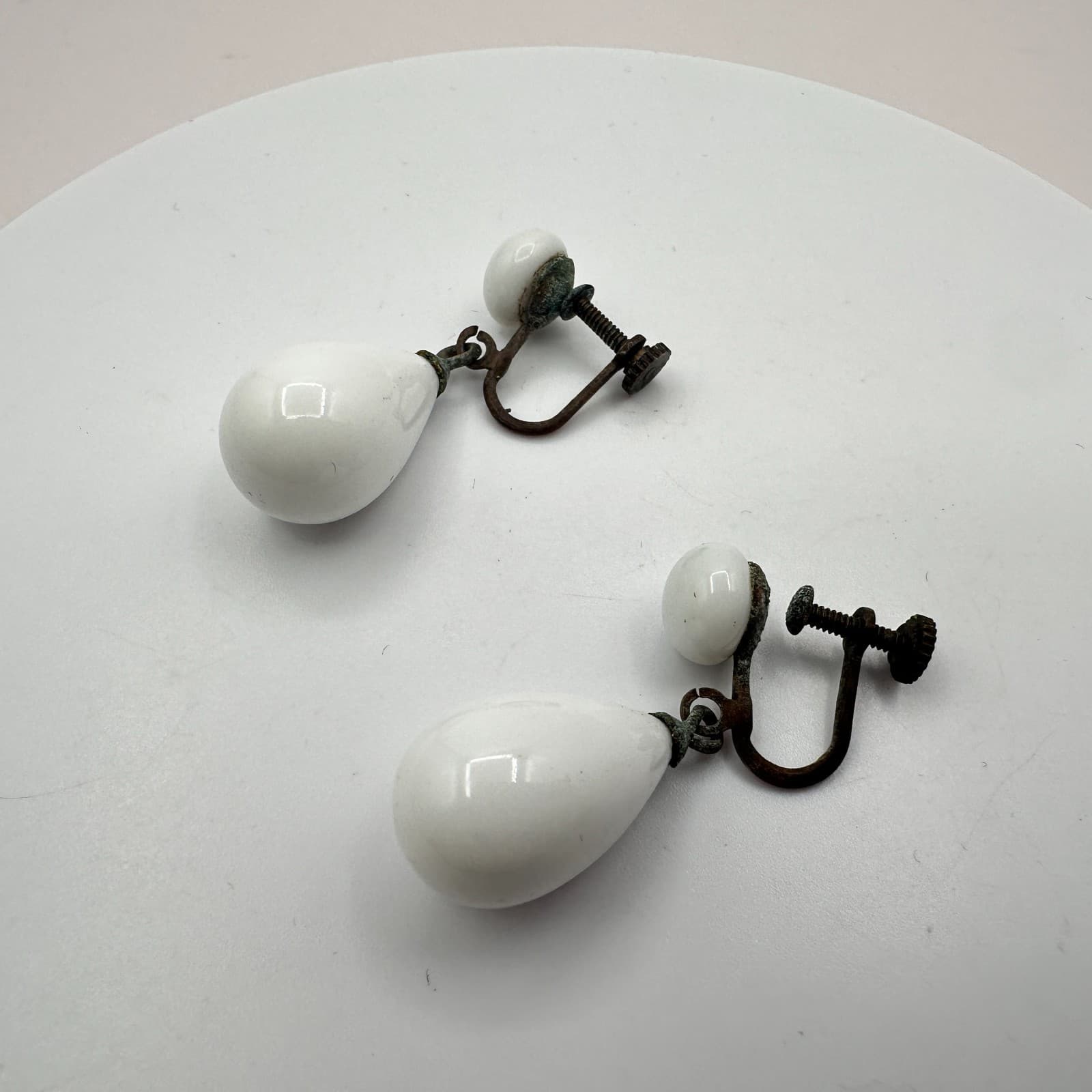 Vintage 90s White Teardrop Dangle Earrings Retro Women's Classic Fashion Jewelry - Thumbnail 5