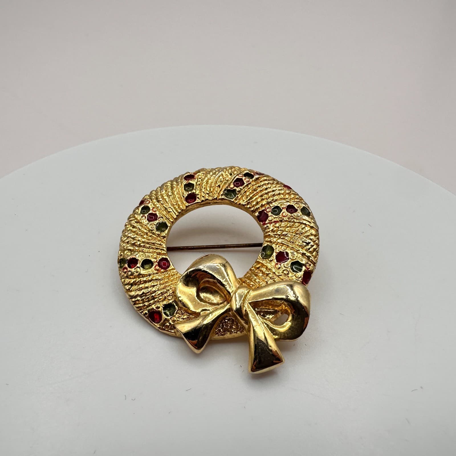 Vintage 80s Wreath Brooch Gold Tone Red & Green Rhinestone Bow Pin Retro Jewelry - Thumbnail 4