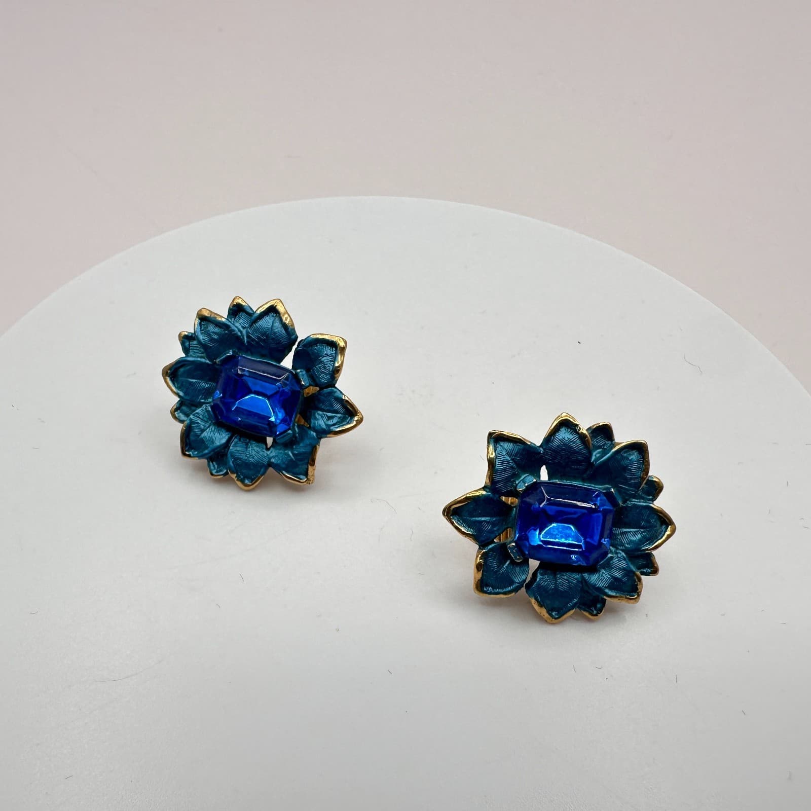 Vintage 90s Blue Gold Tone Flower Rhinestone Floral Clip-On Earrings Jewelry - Thumbnail 2