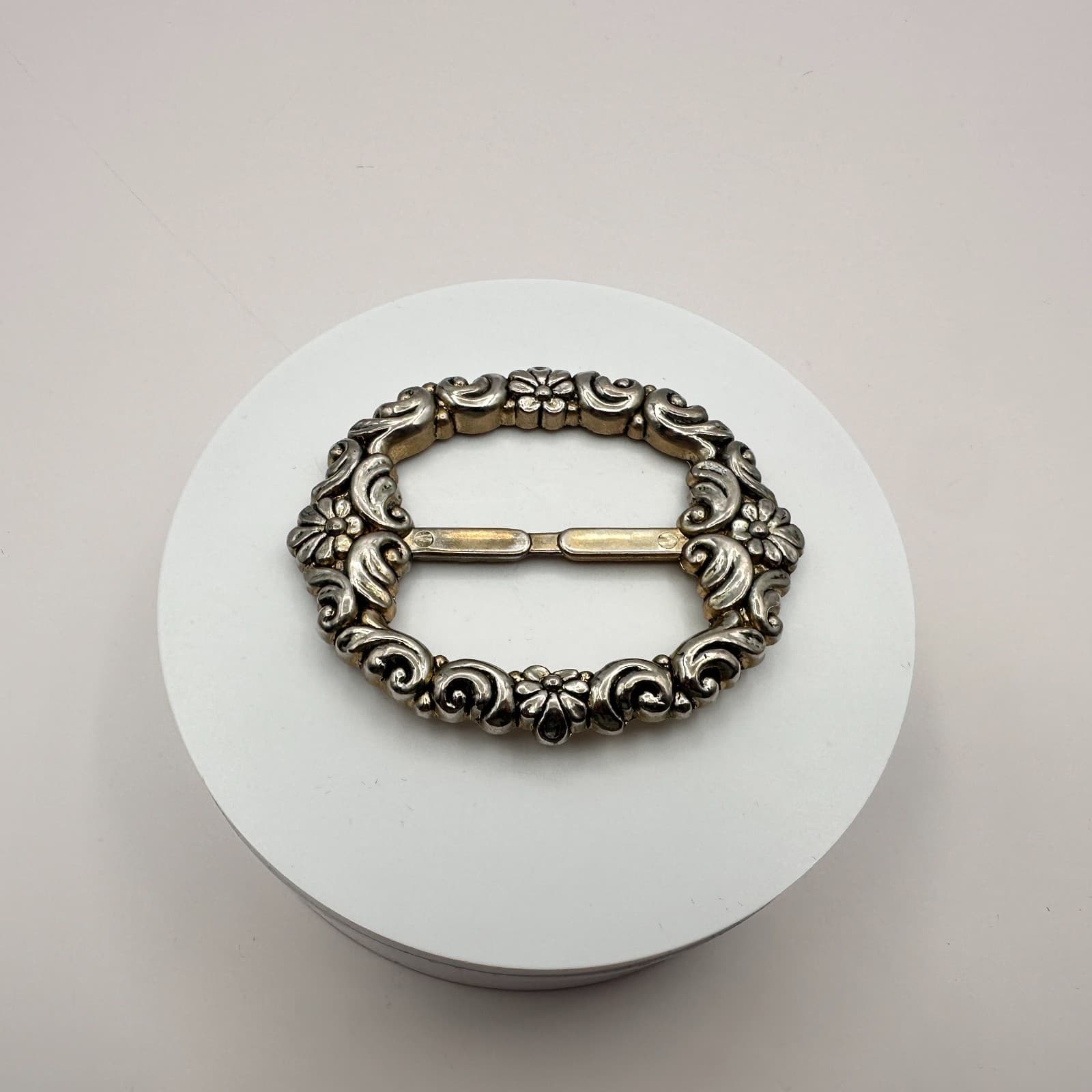 Vintage 90s Silver Tone Ornate Floral Oval Slide Buckle Women's Classic Jewelry - Thumbnail 2