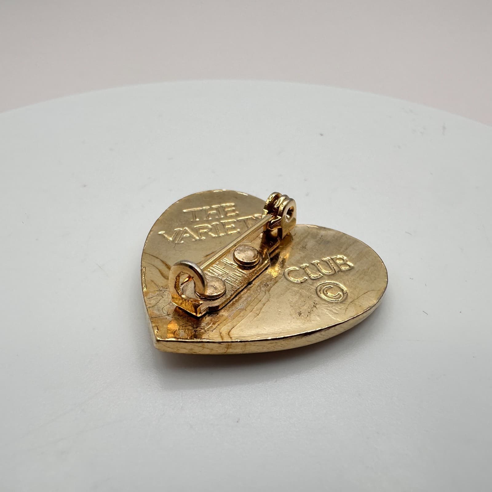 Vintage 80s Variety Gold Tone Embossed Three Hearts in Heart Brooch Pin Jewelry - Thumbnail 4