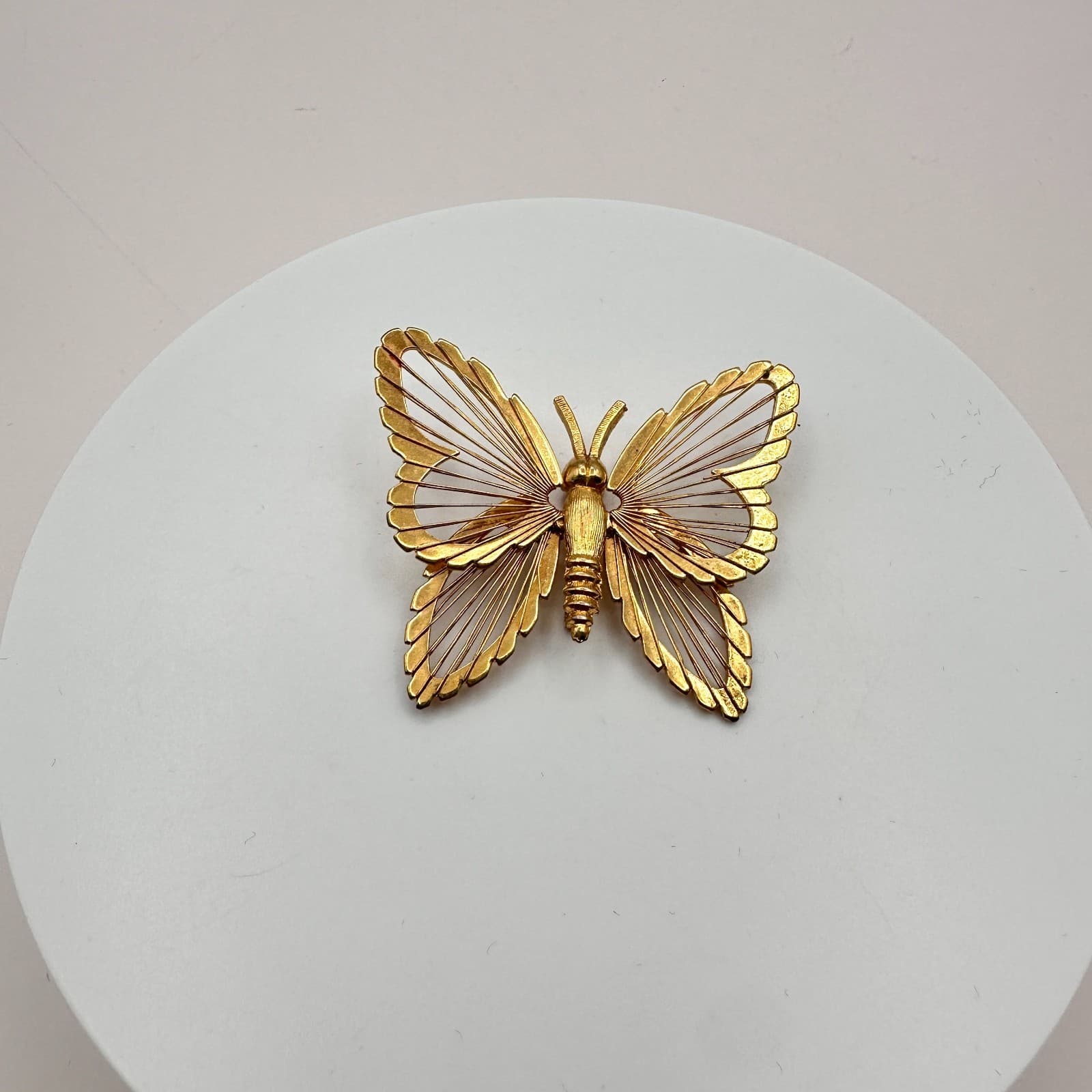 Vintage 80s Gold Tone Wire Mesh Wing Butterfly Brooch Statement Pin Jewelry - Thumbnail 4