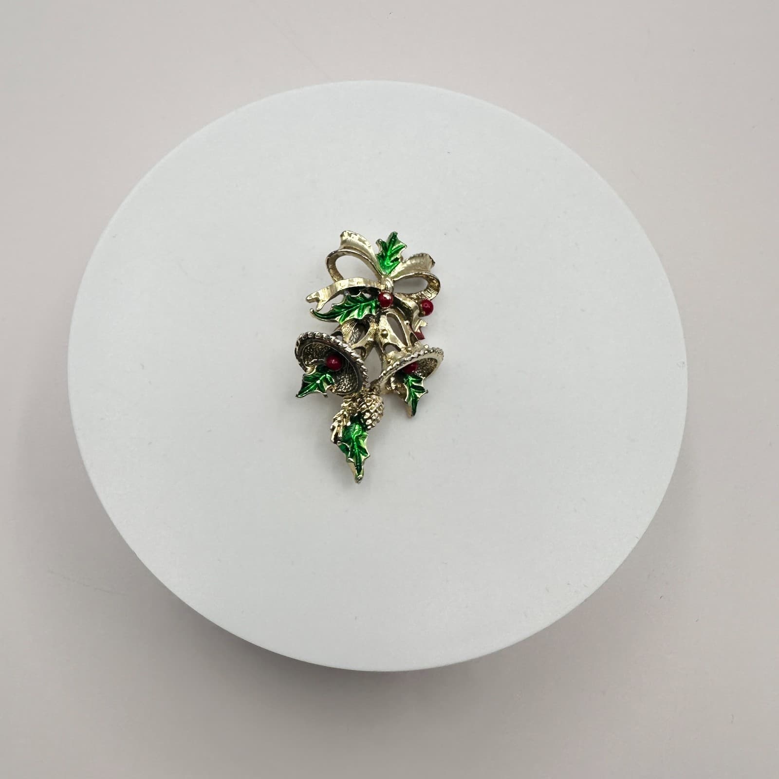 Vintage 90s Christmas Bell Brooch Pin Gold Tone Enamel Classic Fashion Jewelry - Thumbnail 4