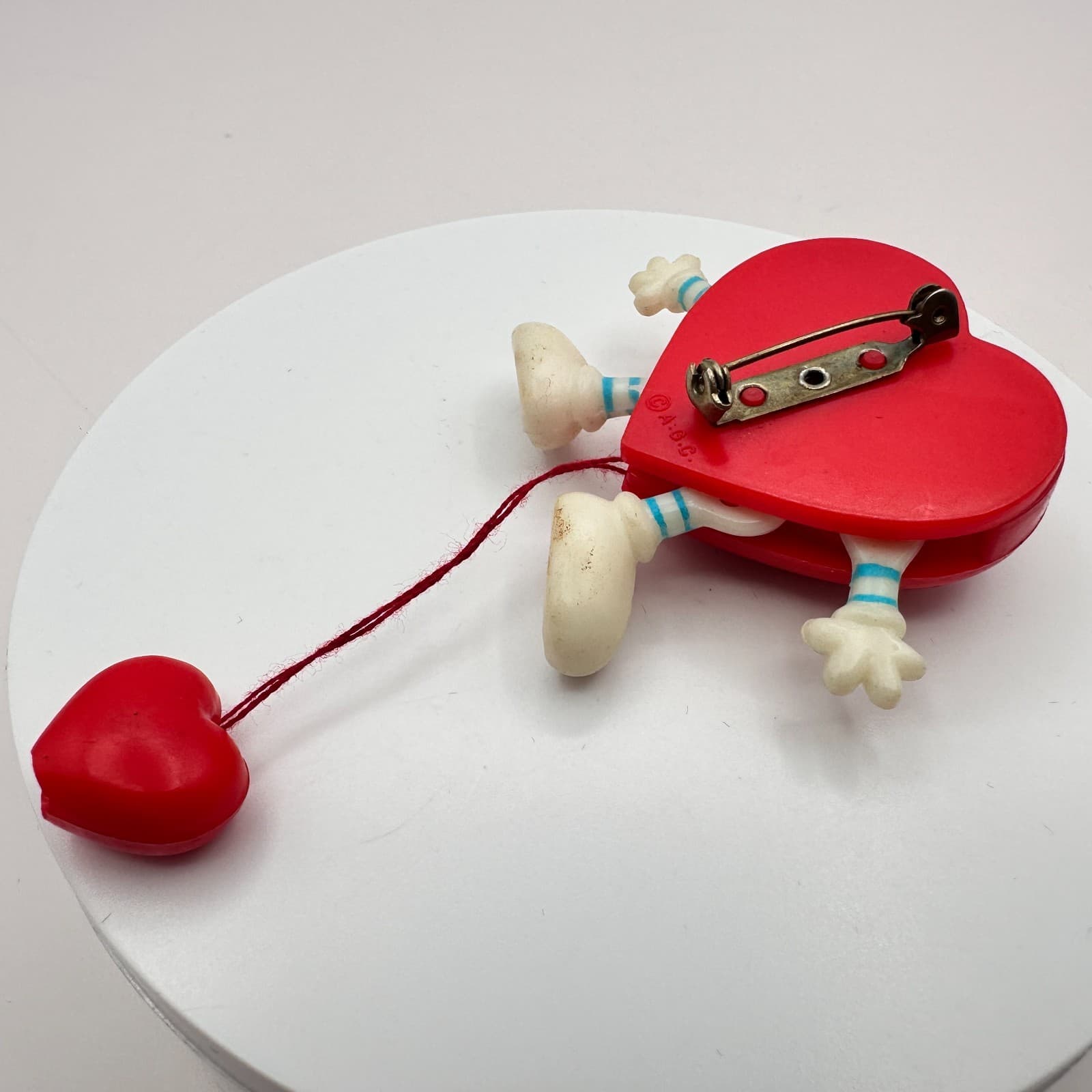 Vintage 80s Fun Puffy Red Heart Character Brooch Pin Pull String Retro Jewelry - Thumbnail 7