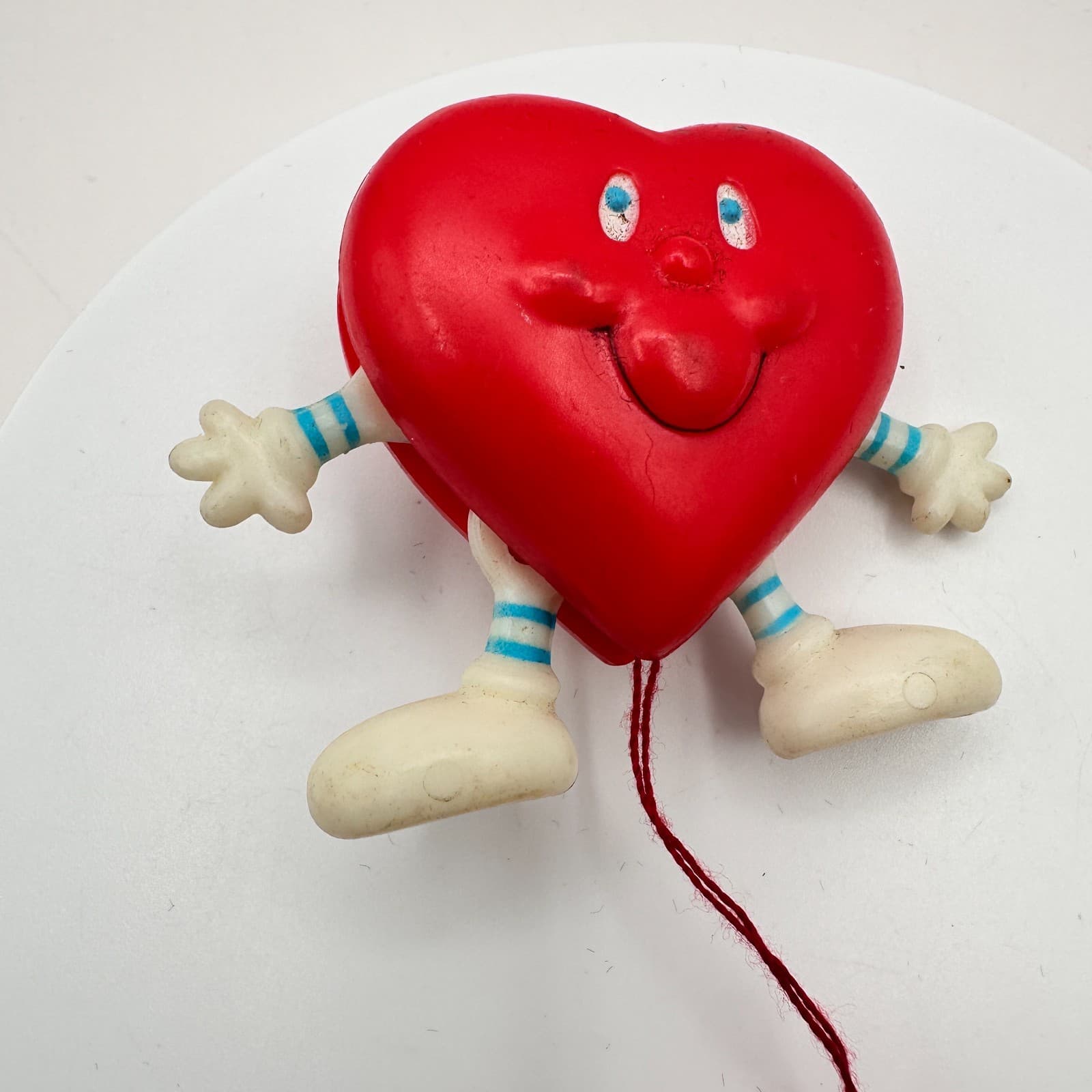 Vintage 80s Fun Puffy Red Heart Character Brooch Pin Pull String Retro Jewelry - Thumbnail 3