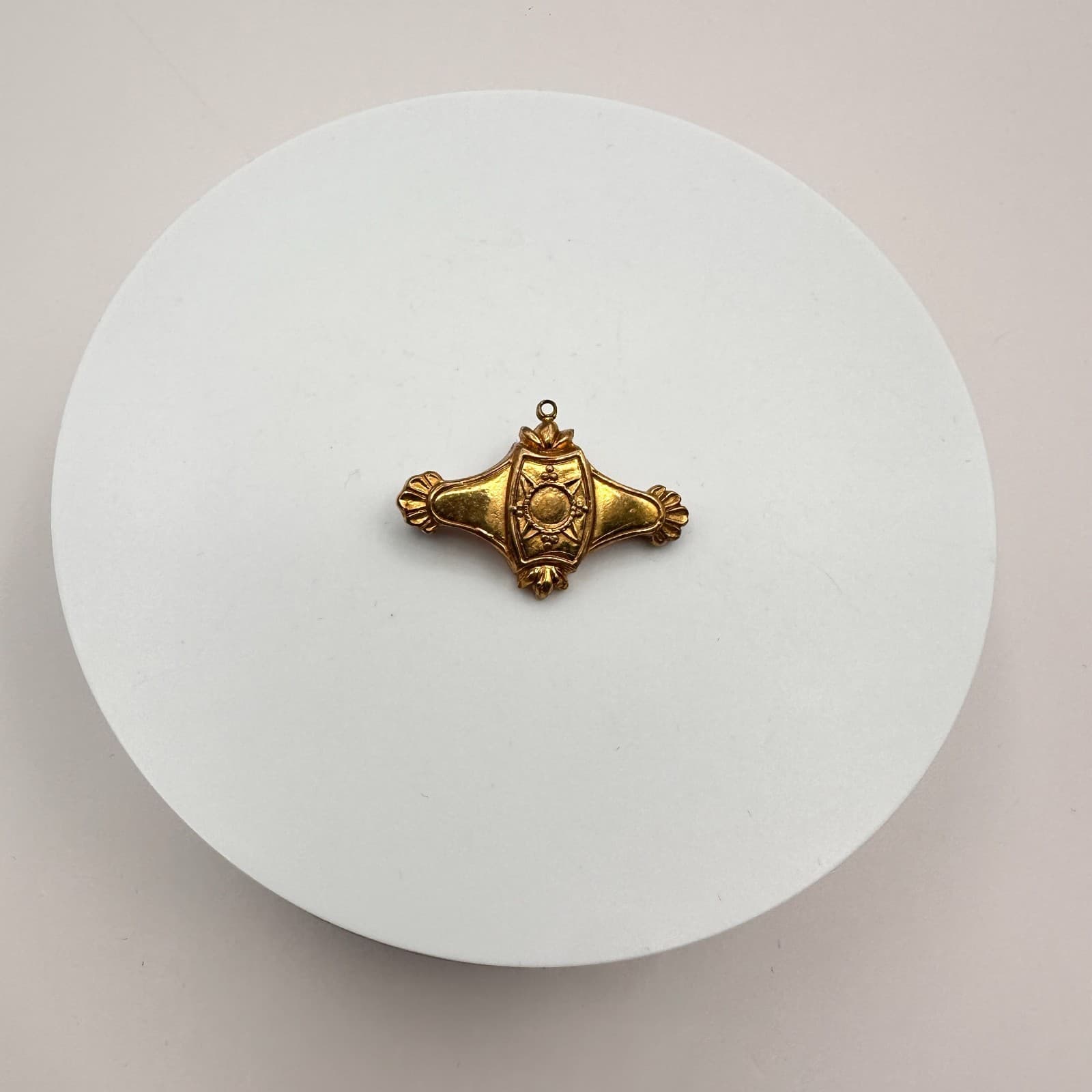 Vintage 80s Gold Tone Ornate Geometric Bar Brooch Pin Victorian Revival Jewelry - Thumbnail 2