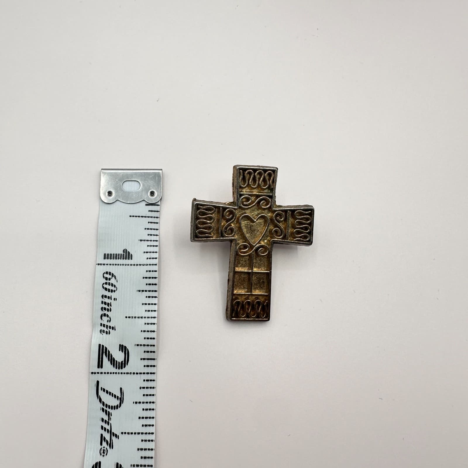 Vintage 80s Gold Tone Heart Cross Lapel Pin Religious Brooch Fashion Jewelry - Thumbnail 9