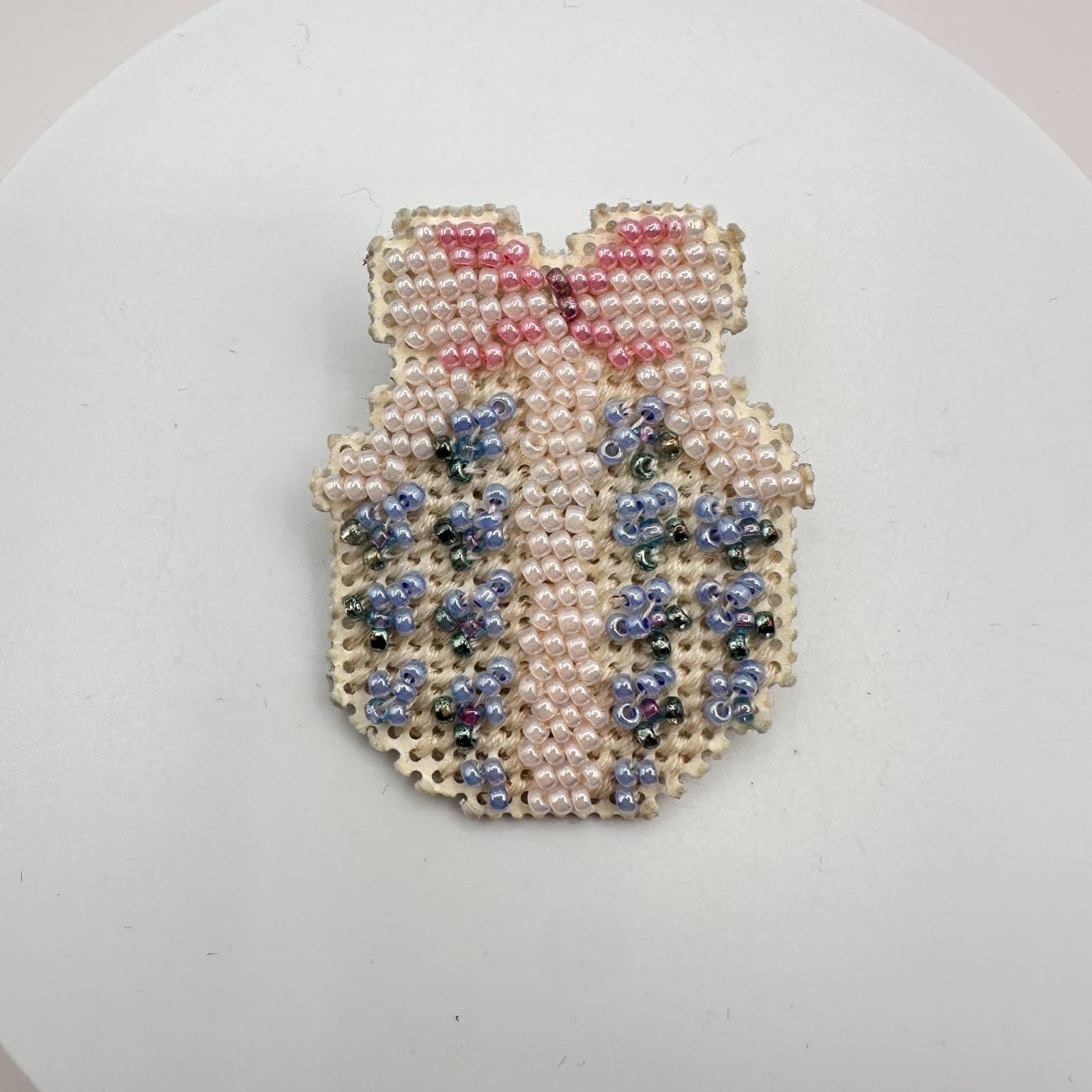 Vintage 90s Seed Beaded Stitch Craft Brooch Pin Pastel Bow Classic Jewelry - Thumbnail 2