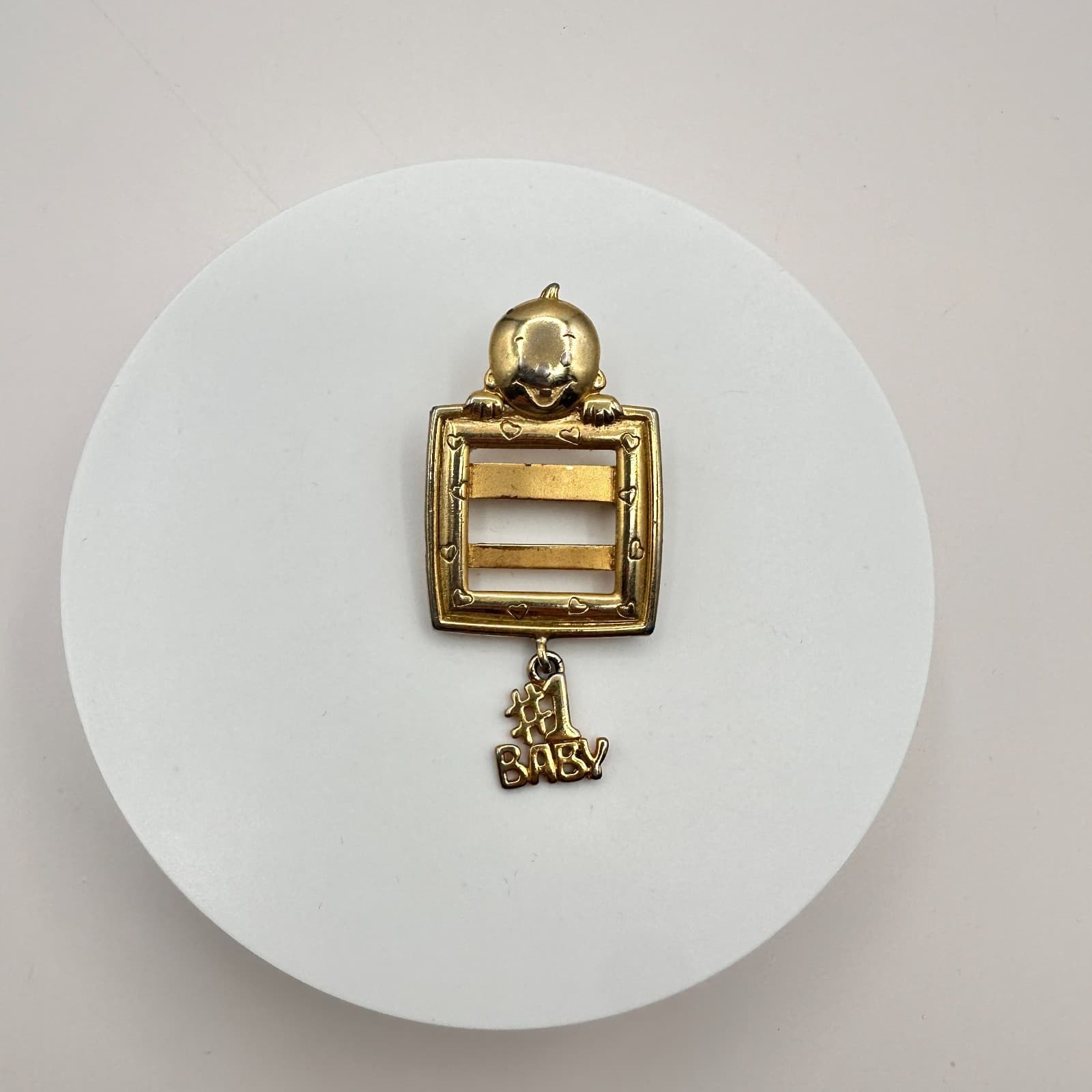Vintage 90s Gold Tone #1 Baby Picture Frame Brooch Pin Charm Motherhood Jewelry - Thumbnail 2
