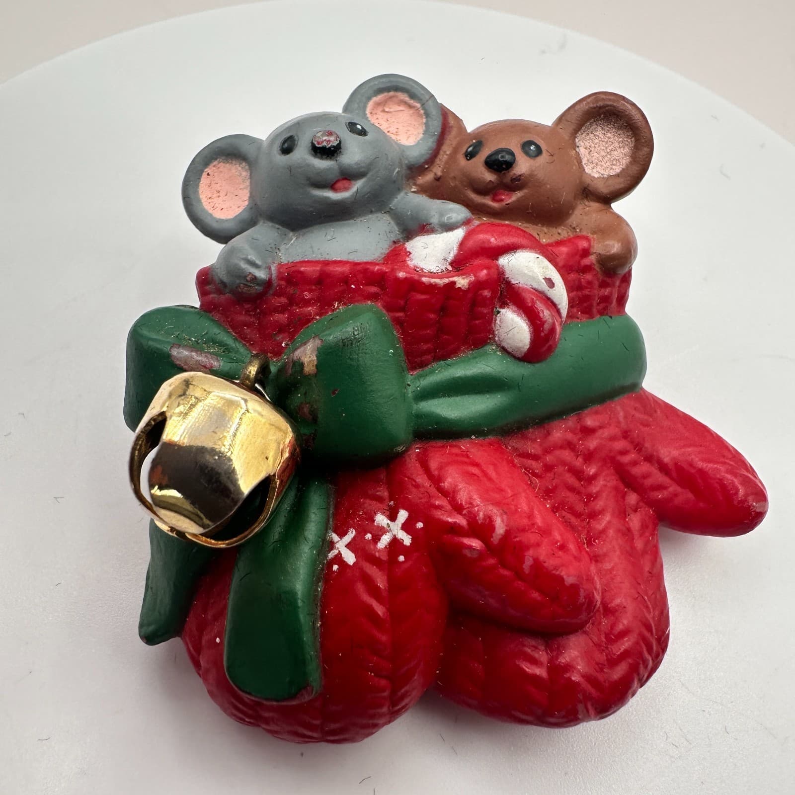 Vintage 90s Christmas Mice in Red Mitten Brooch Pin Festive Holiday Bell Retro - Thumbnail 3