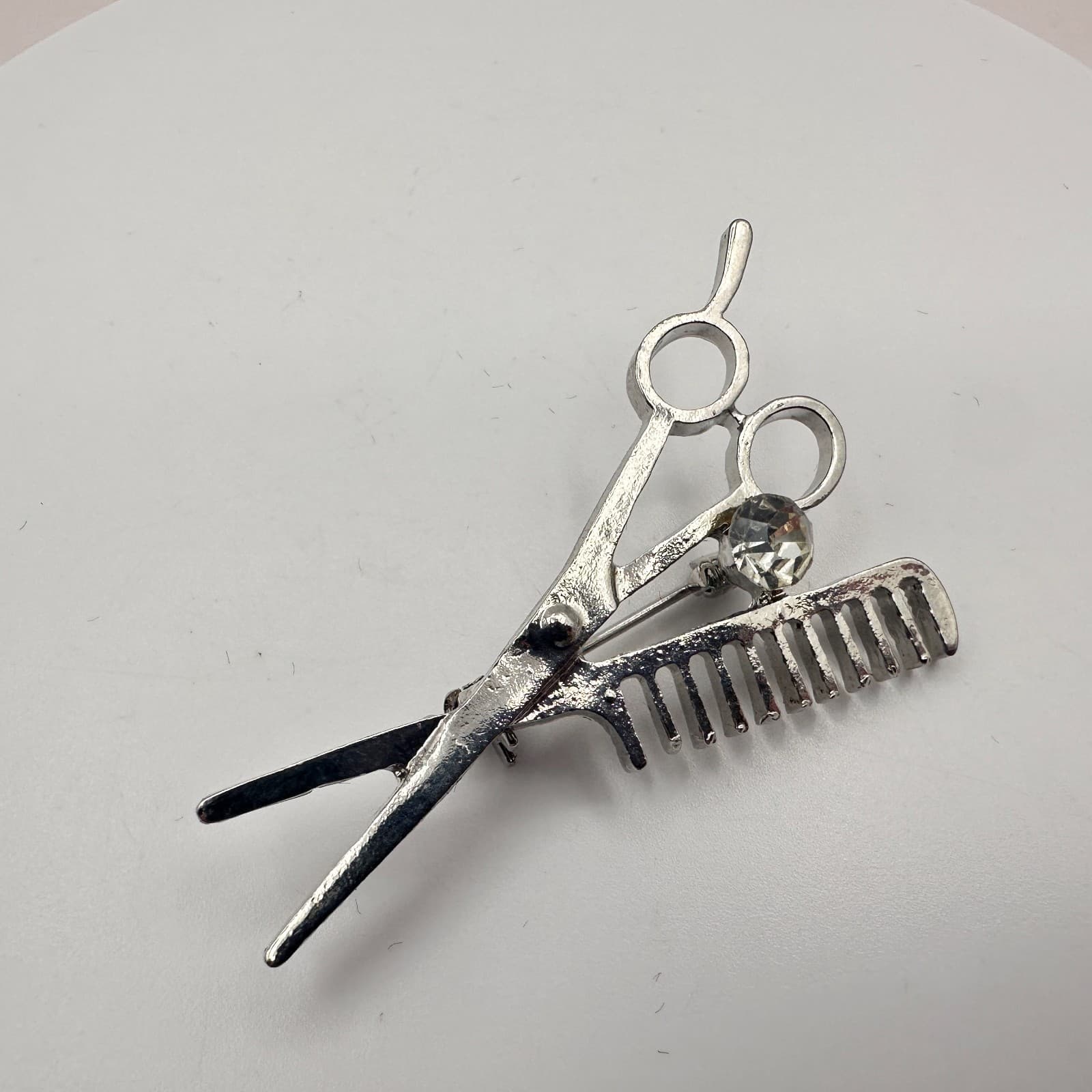 Vintage 90s Silver Tone Scissor and Comb Brooch Hair Stylist Barber Glass Pin - Thumbnail 3