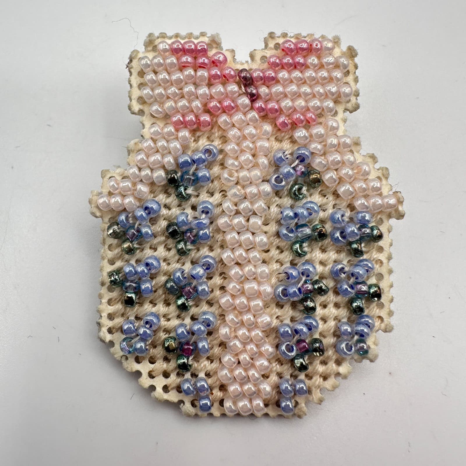 Vintage 90s Seed Beaded Stitch Craft Brooch Pin Pastel Bow Classic Jewelry - Thumbnail 3