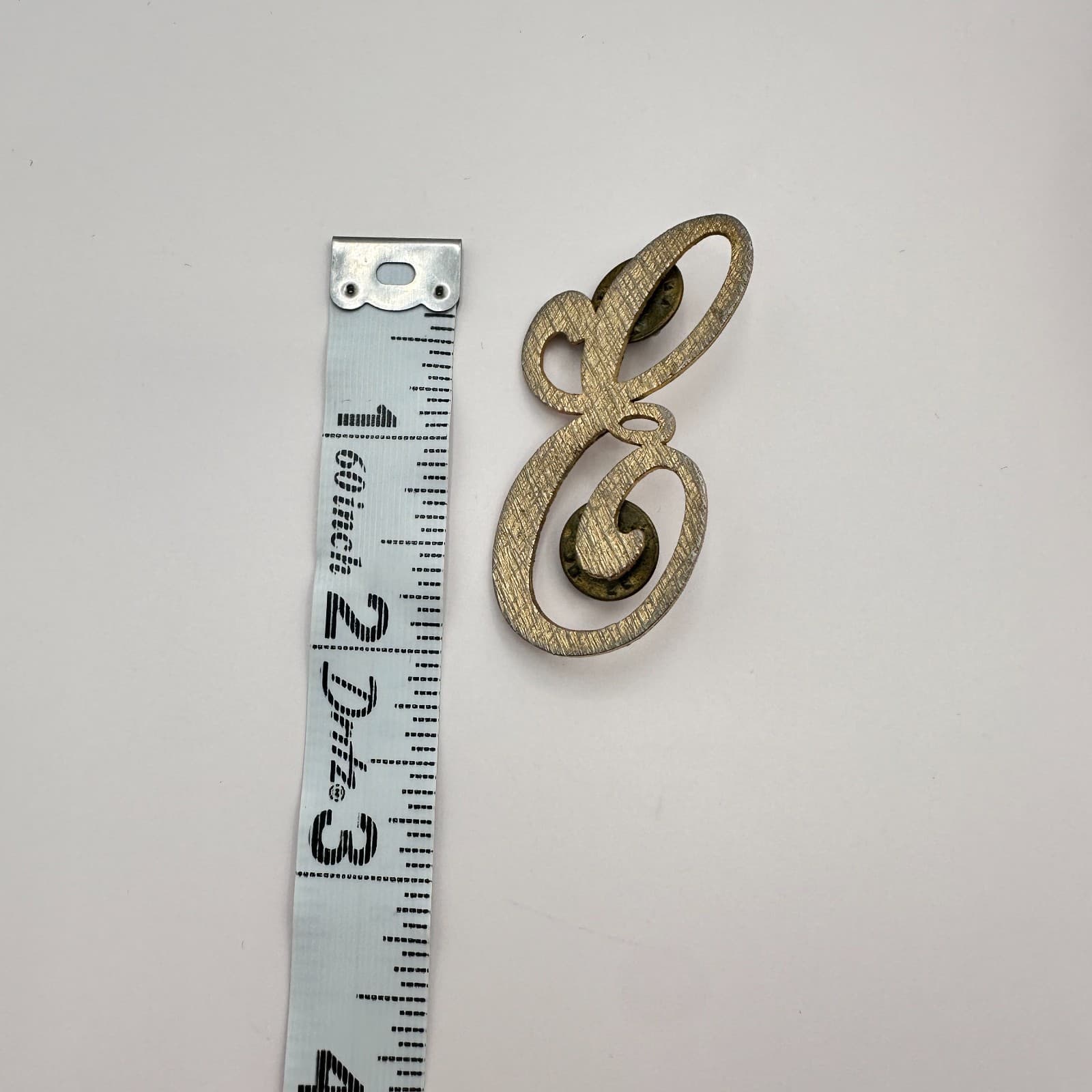 Vintage 80s 90s Gold Tone Script Letter E Initial Brooch Pin Textured Monogram - Thumbnail 8