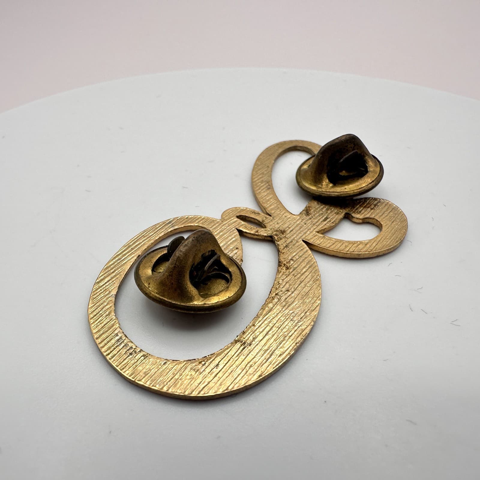 Vintage 80s 90s Gold Tone Script Letter E Initial Brooch Pin Textured Monogram - Thumbnail 5