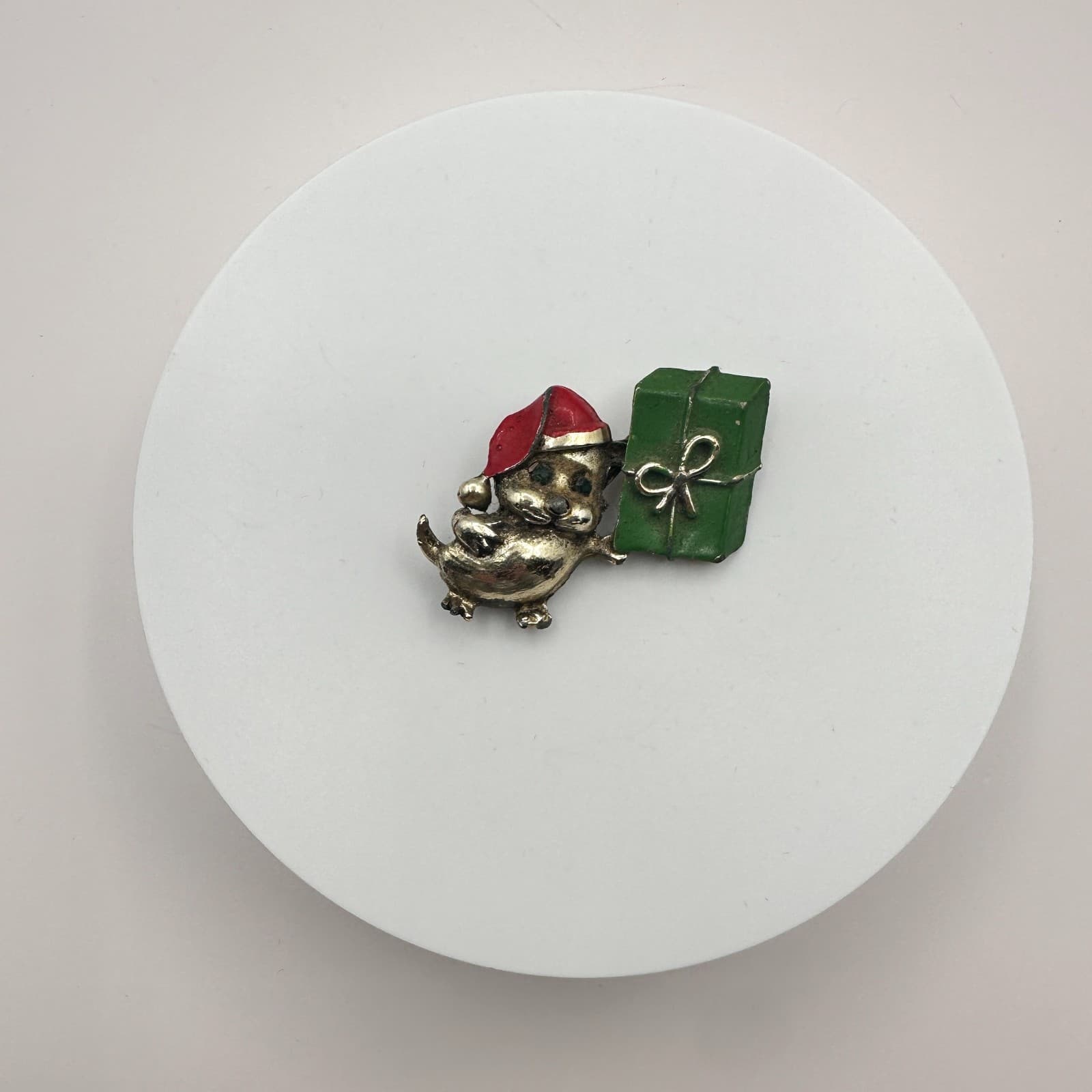 Vintage 90s Gold Tone Christmas Mouse Brooch Pin Green Present Santa Hat Jewelry - Thumbnail 2