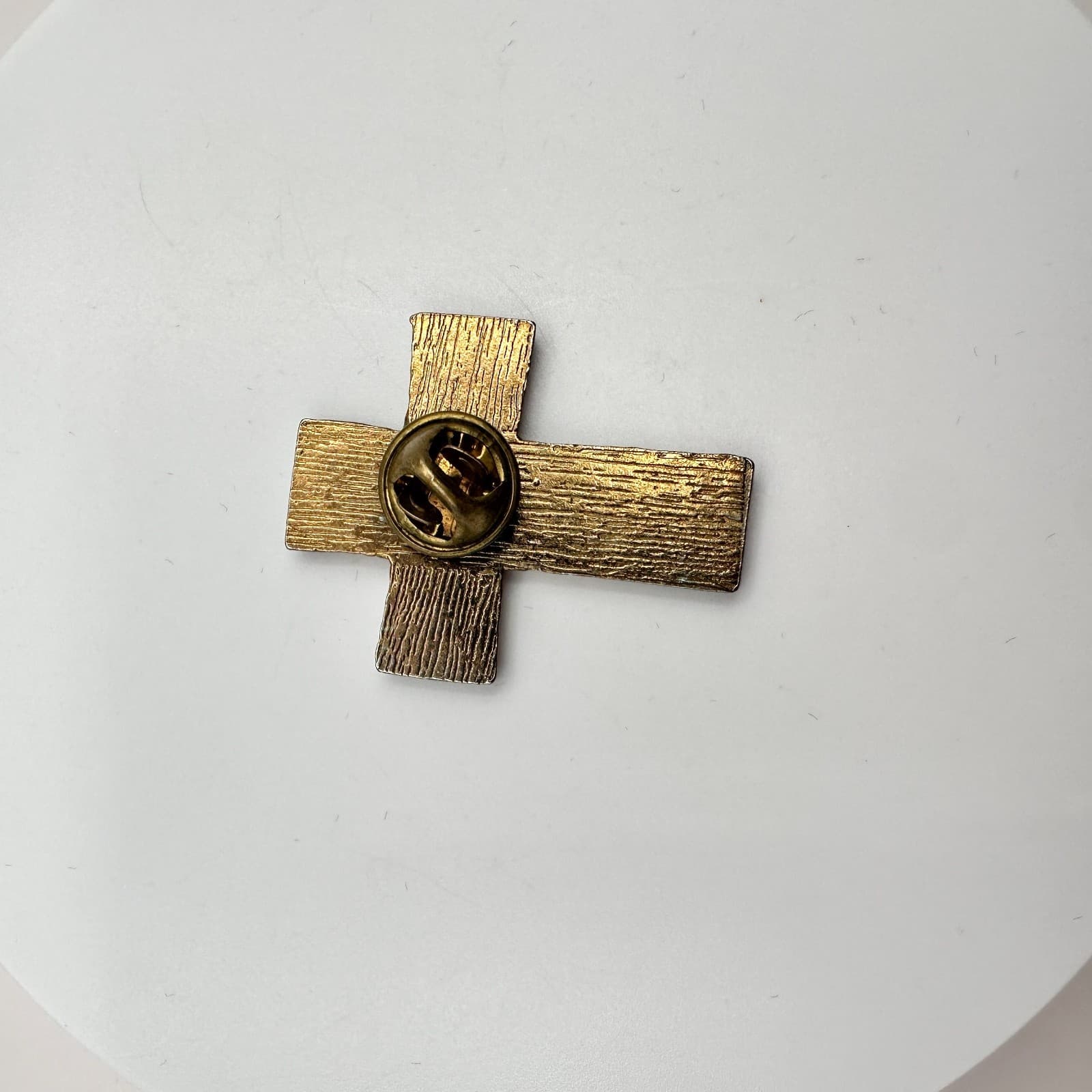 Vintage 80s Gold Tone Heart Cross Lapel Pin Religious Brooch Fashion Jewelry - Thumbnail 7