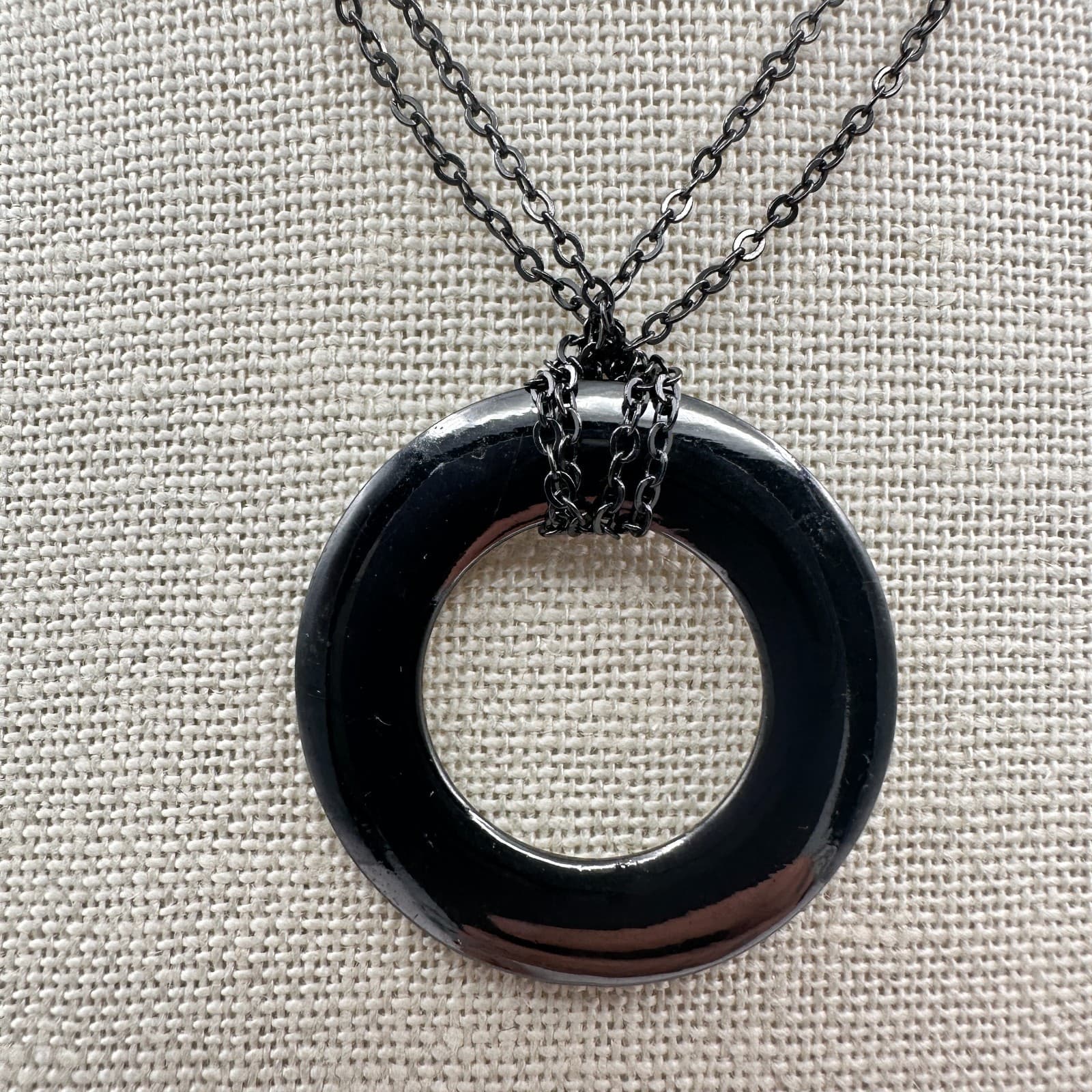 Vintage 90s Black Layered Chain Circle Ring Pendant Statement Necklace Jewelry - Thumbnail 2