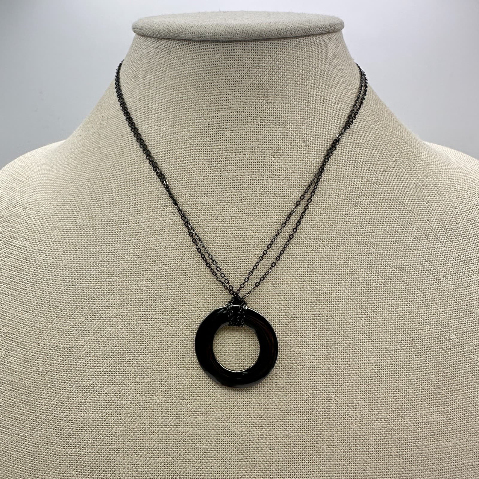 Vintage 90s Black Layered Chain Circle Ring Pendant Statement Necklace Jewelry - Thumbnail 9