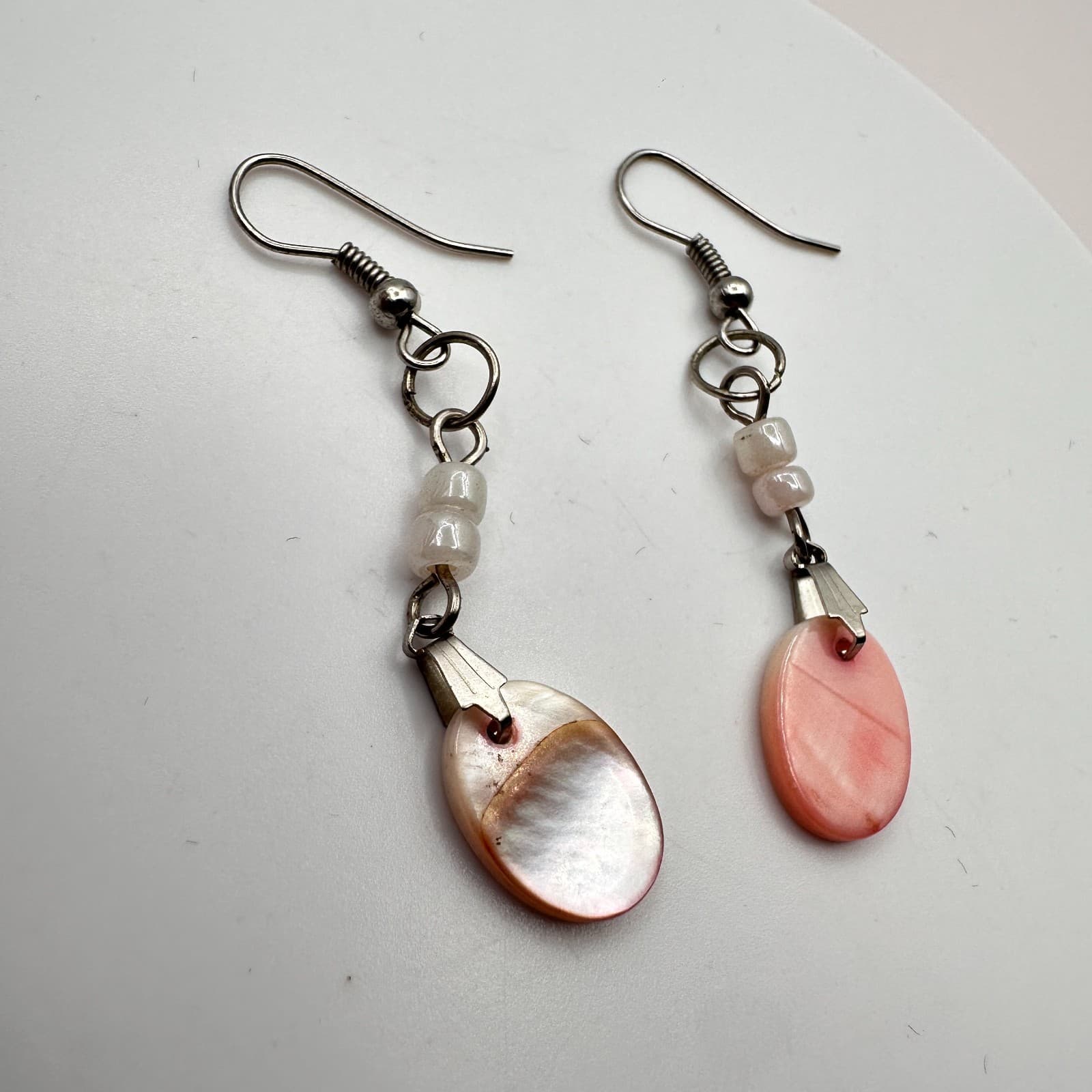 Vintage Y2K Mother of Pearl Shell Beaded Dangle Earrings Women's Classic Jewelry - Thumbnail 4