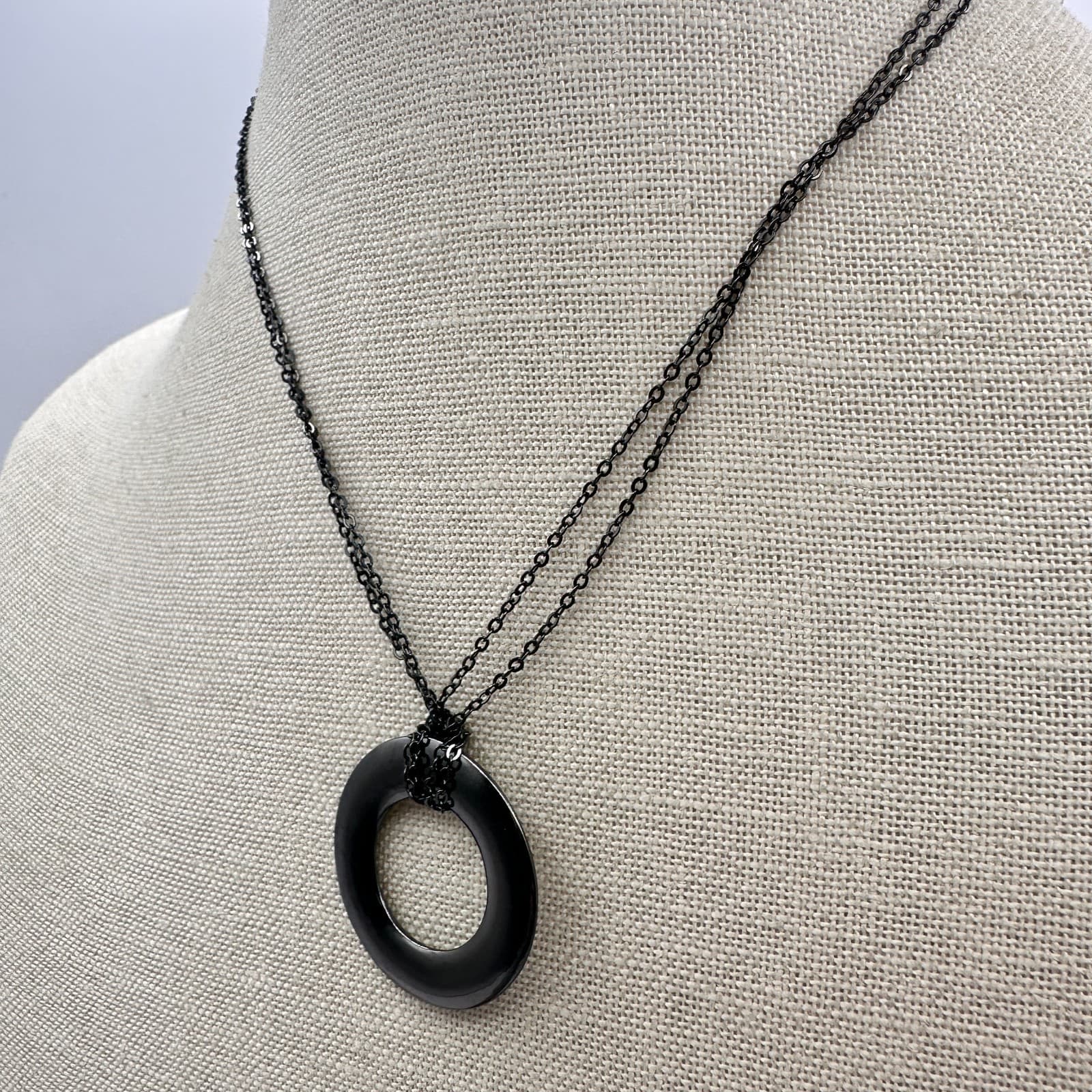 Vintage 90s Black Layered Chain Circle Ring Pendant Statement Necklace Jewelry - Thumbnail 6