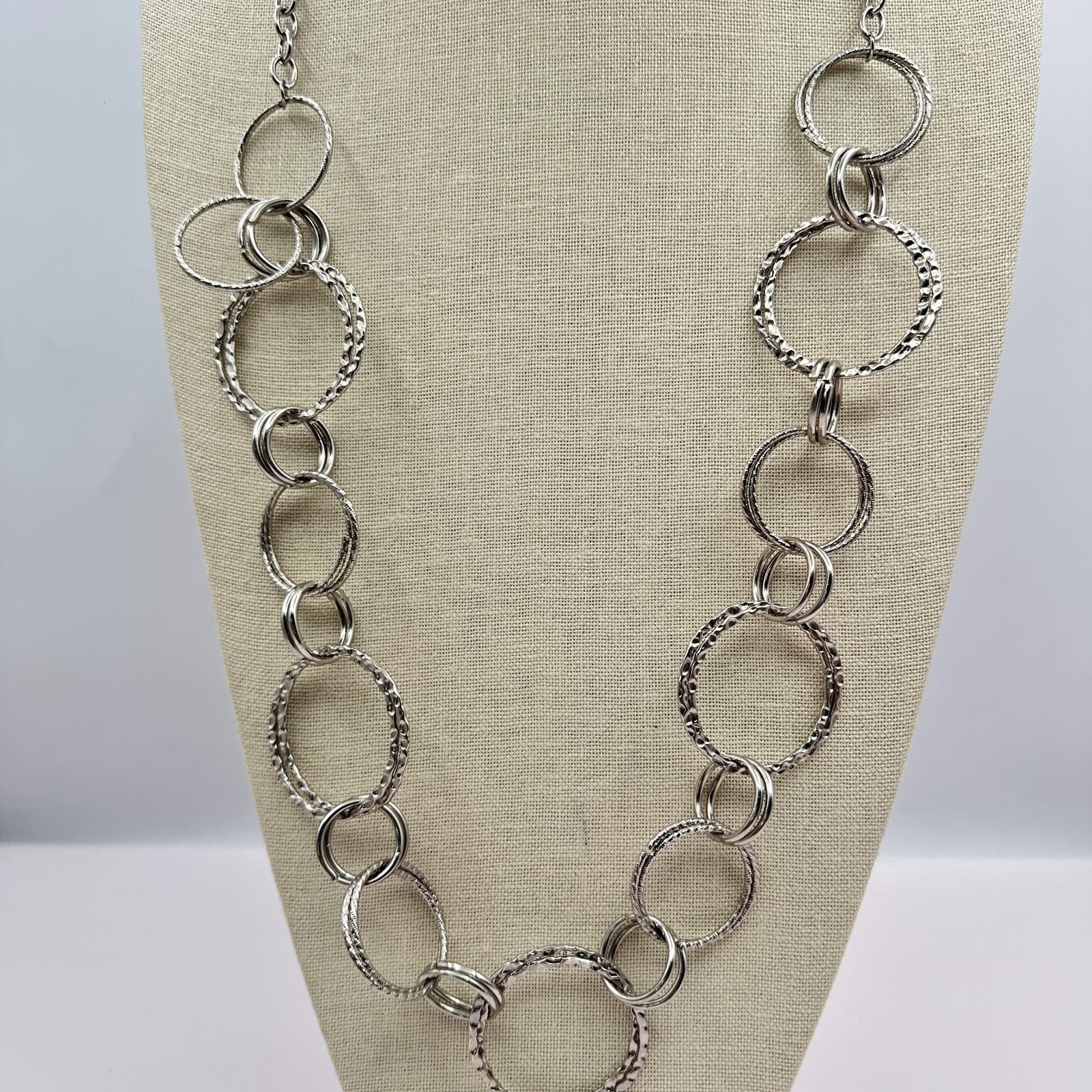 Vintage 90s Silver Tone Hammered Multi Circle Link Statement Necklace Jewelry - Thumbnail 7
