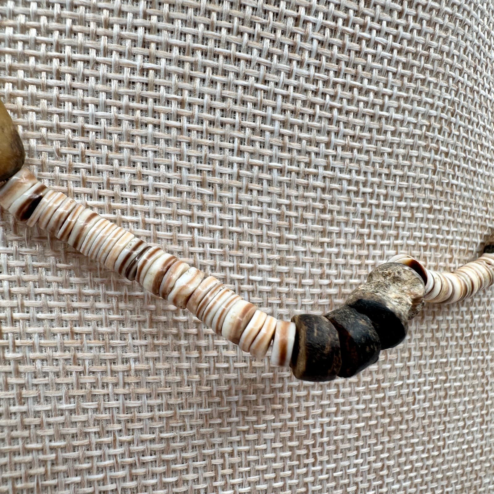 Vintage 80s Heishe Shell Bead Necklace Earth Tone Boho Tribal Fashion Jewelry - Thumbnail 5