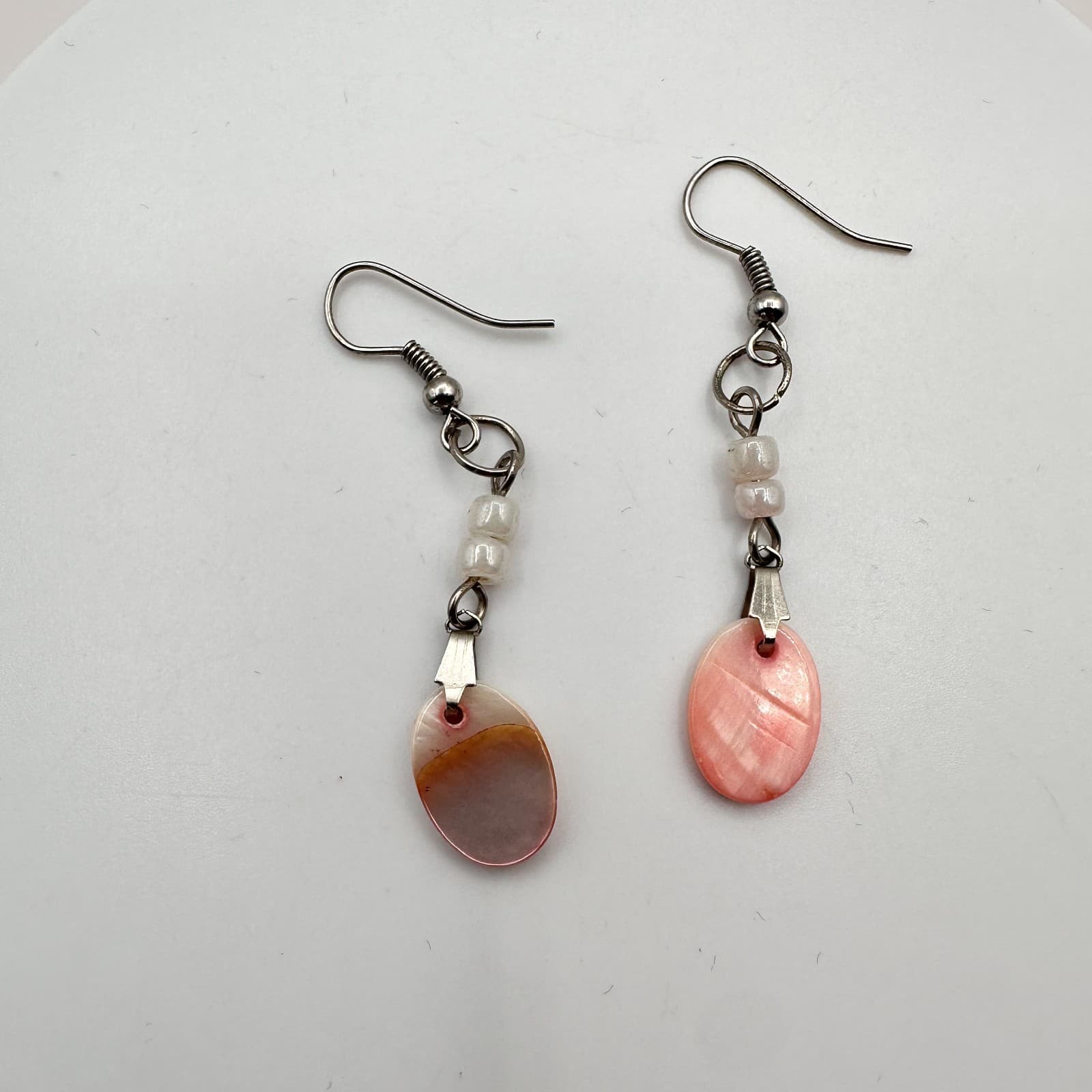 Vintage Y2K Mother of Pearl Shell Beaded Dangle Earrings Women's Classic Jewelry - Thumbnail 3
