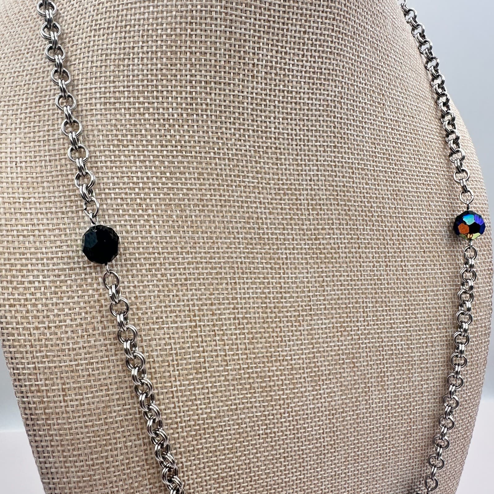 Vintage Y2K Silver Tone Necklace Faceted Iridescent Aurora Borealis Jewelry - Thumbnail 4