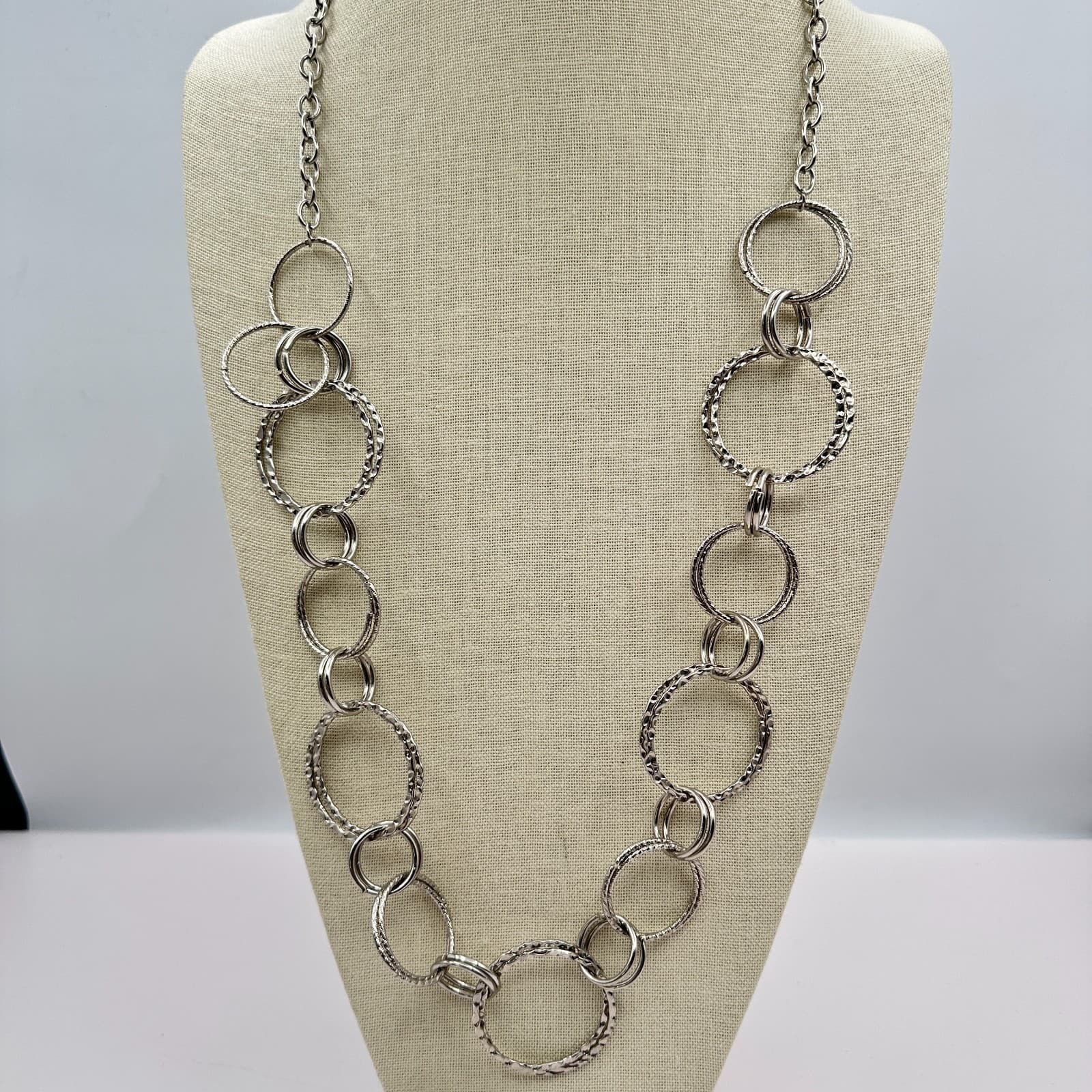 Vintage 90s Silver Tone Hammered Multi Circle Link Statement Necklace Jewelry - Thumbnail 8