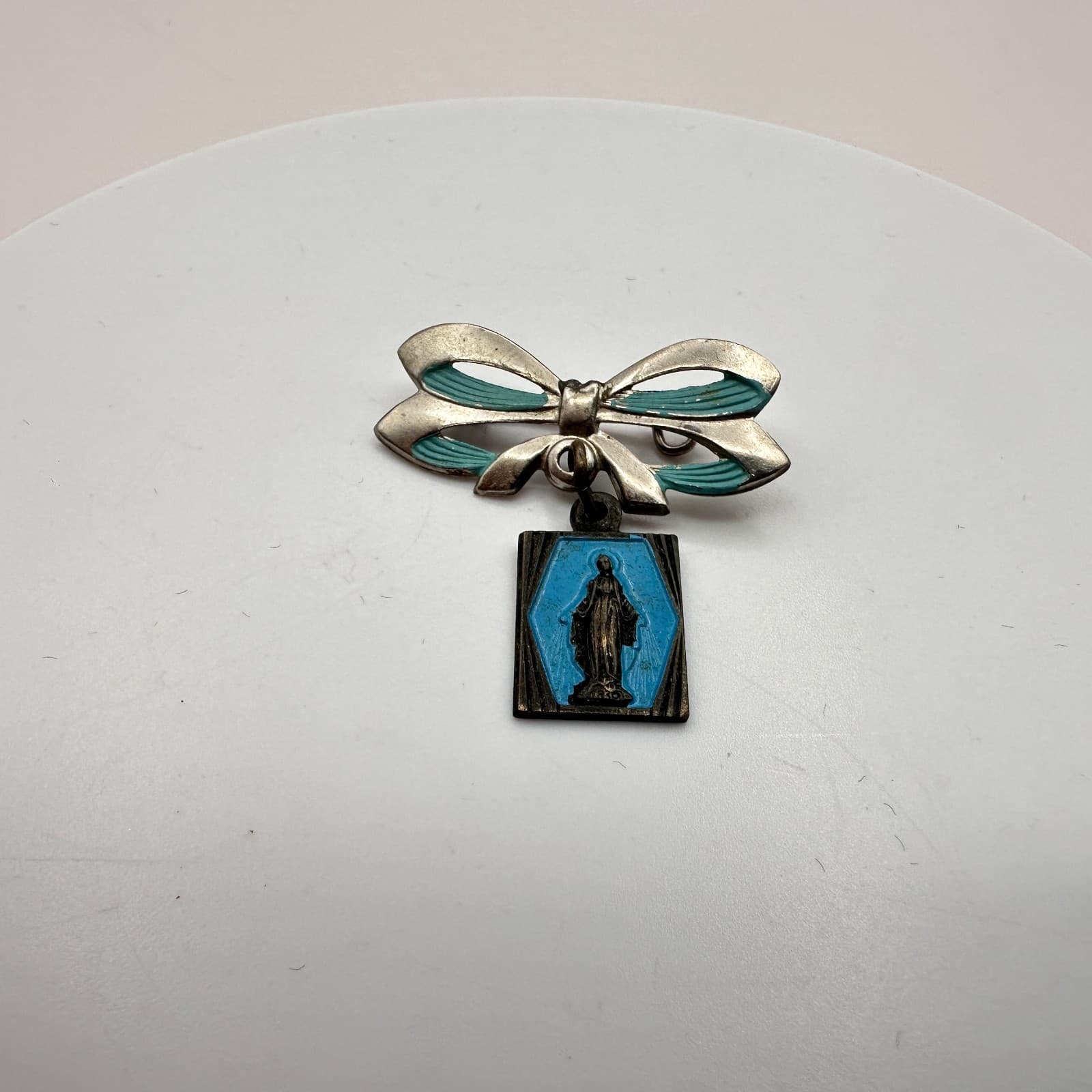Vintage 90s Catholic Miraculous Medal Bow Pin Virgin Mary Religious Jewelry - Thumbnail 4