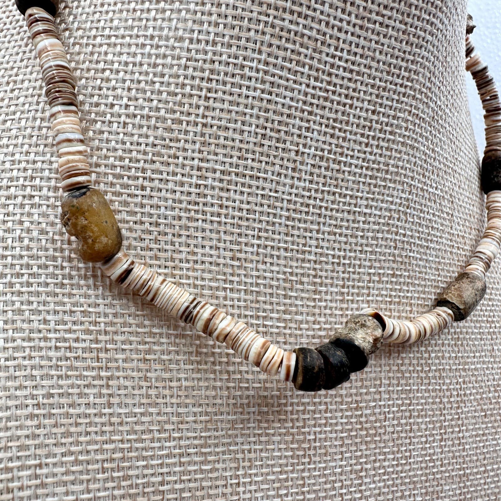 Vintage 80s Heishe Shell Bead Necklace Earth Tone Boho Tribal Fashion Jewelry - Thumbnail 4