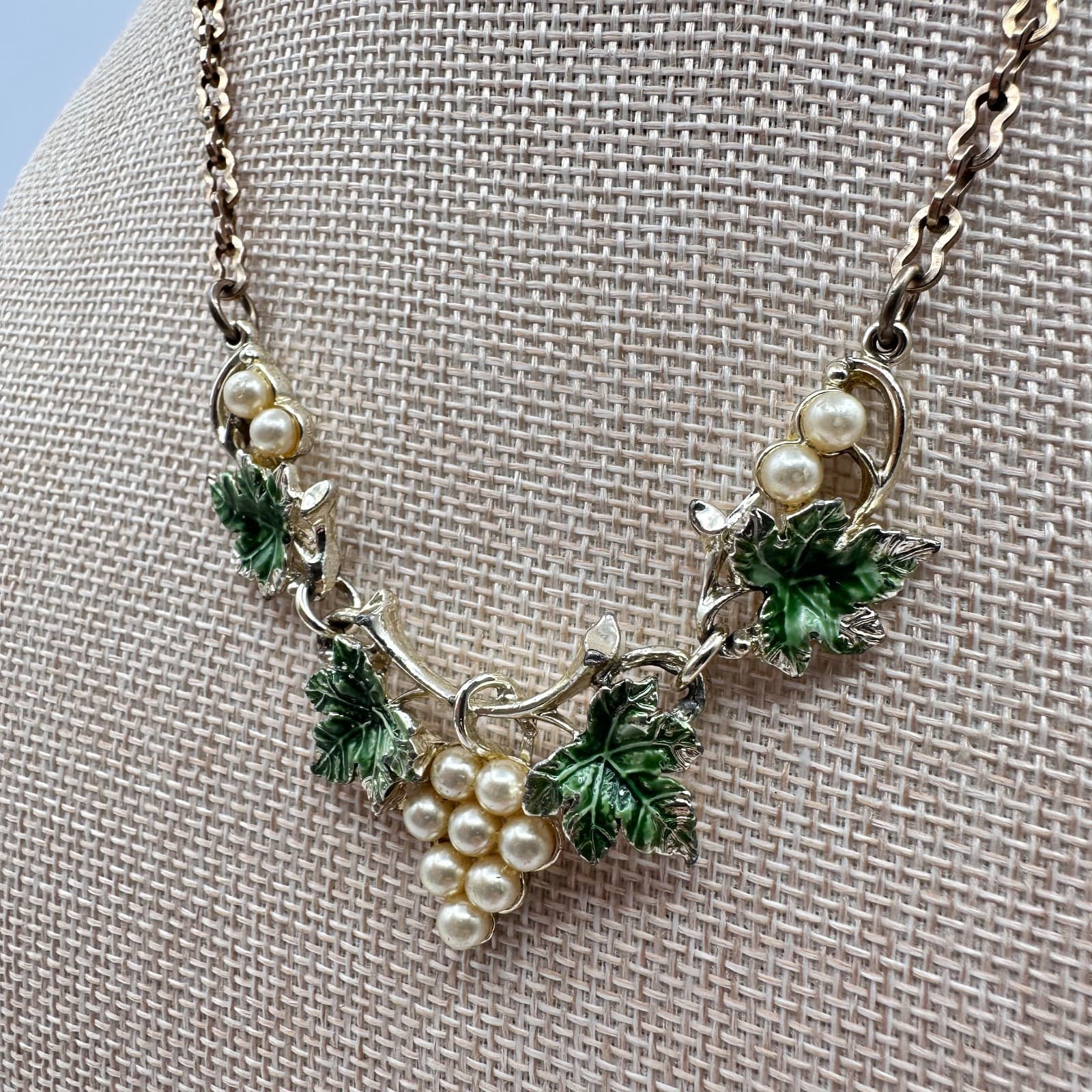 Vintage 80s Gold Tone Enamel Grape Leaf Necklace Faux Pearl Nature Boho Jewelry - Thumbnail 5