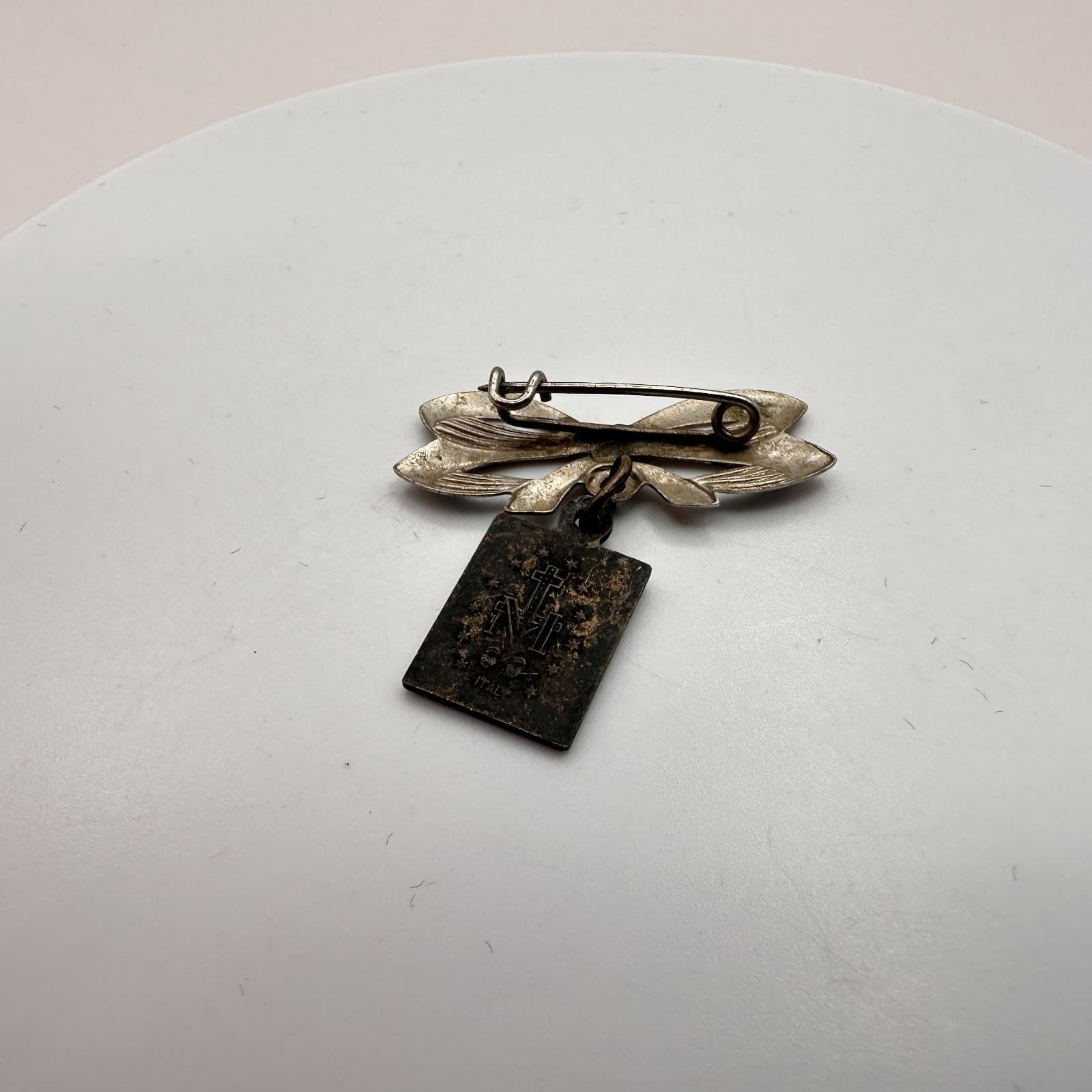 Vintage 90s Catholic Miraculous Medal Bow Pin Virgin Mary Religious Jewelry - Thumbnail 6