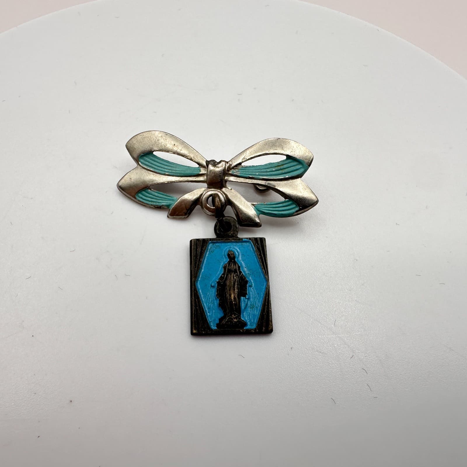Vintage 90s Catholic Miraculous Medal Bow Pin Virgin Mary Religious Jewelry - Thumbnail 3