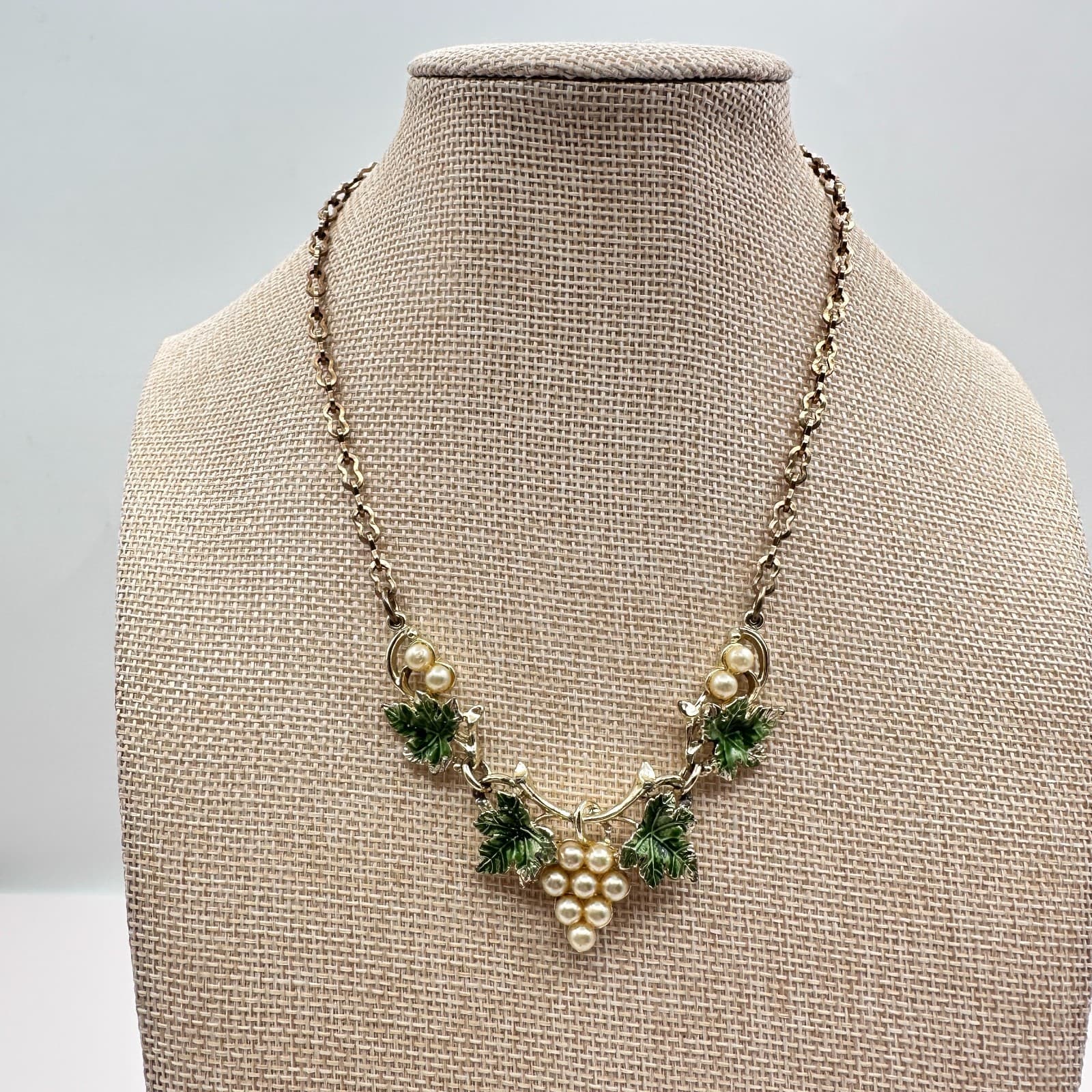 Vintage 80s Gold Tone Enamel Grape Leaf Necklace Faux Pearl Nature Boho Jewelry - Thumbnail 7