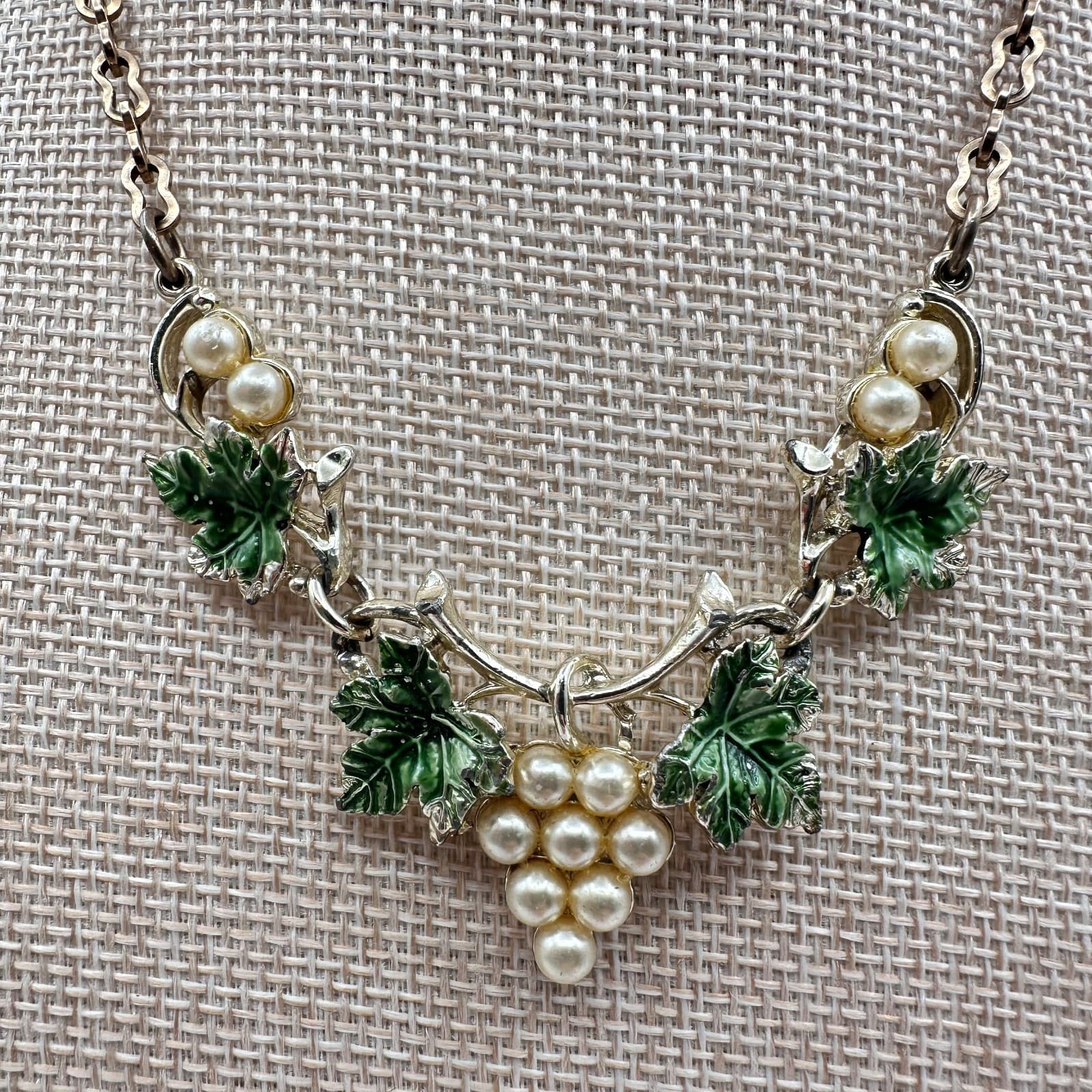 Vintage 80s Gold Tone Enamel Grape Leaf Necklace Faux Pearl Nature Boho Jewelry - Thumbnail 3