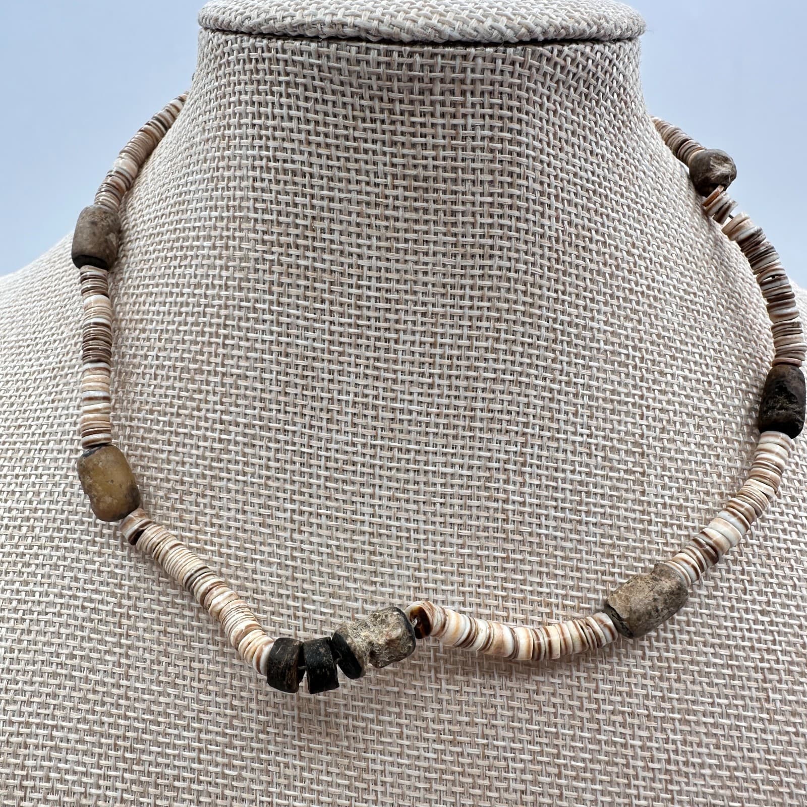 Vintage 80s Heishe Shell Bead Necklace Earth Tone Boho Tribal Fashion Jewelry - Thumbnail 3