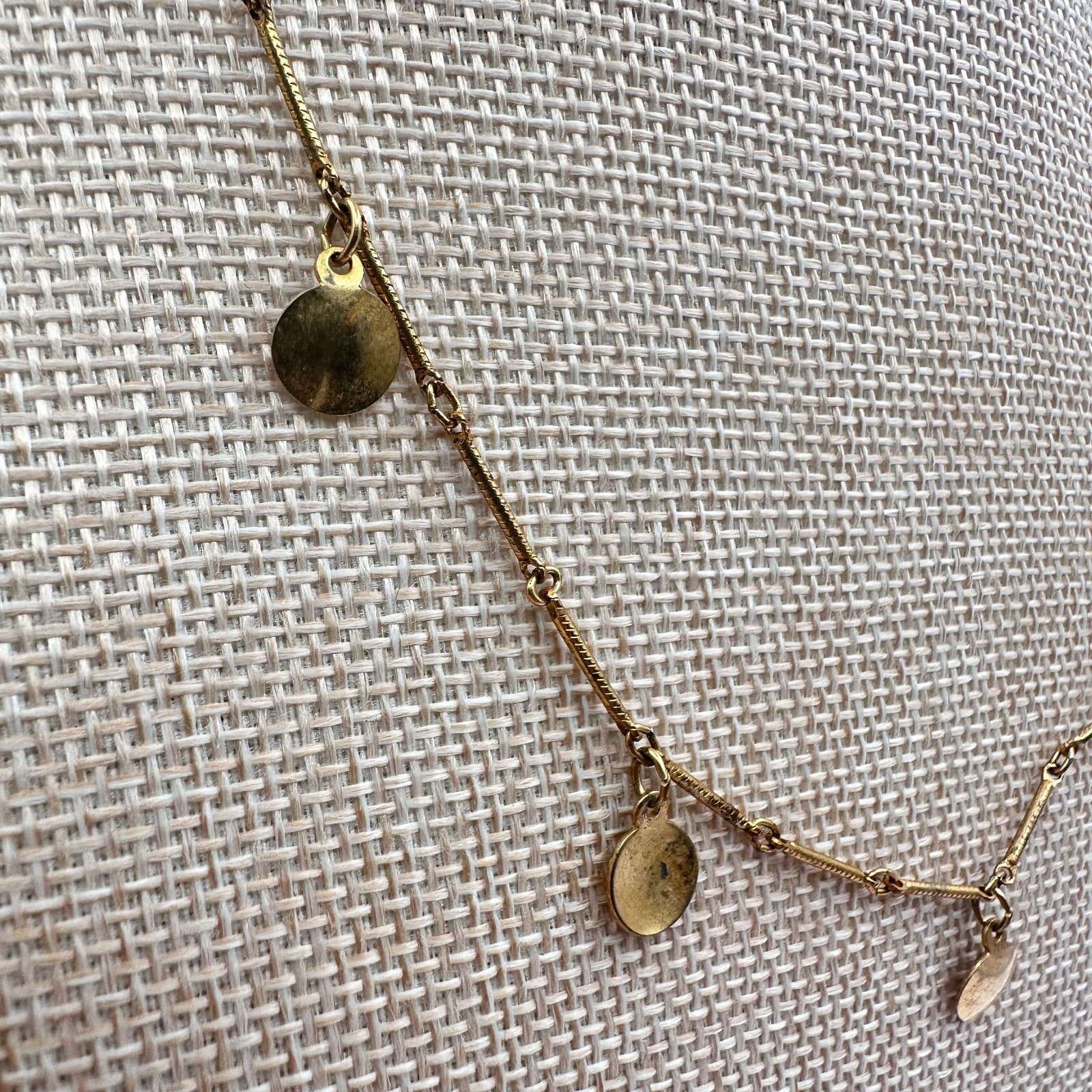 Vintage 90s Gold Tone Circle Disc Charm Station Necklace Minimalist Jewelry - Thumbnail 5