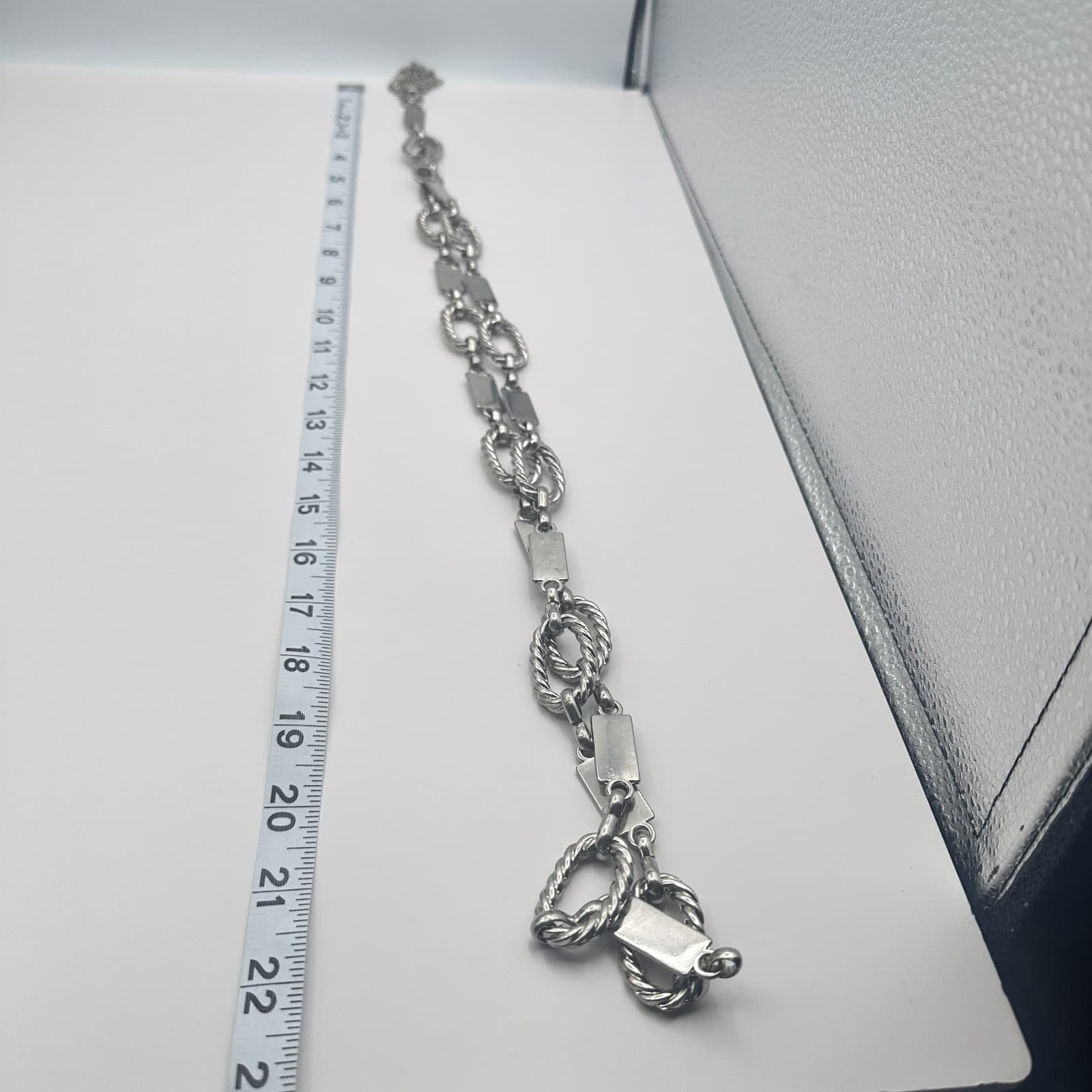 Vintage 80s Silver Tone Twist Polished Rectangular Link Chain Necklace Jewelry - Thumbnail 8