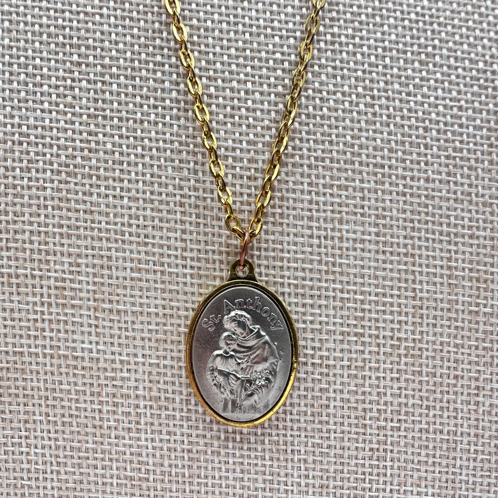 Vintage 80s Gold Tone St Anthony Medal Pendant Necklace Silver Tone Jewelry - Thumbnail 4