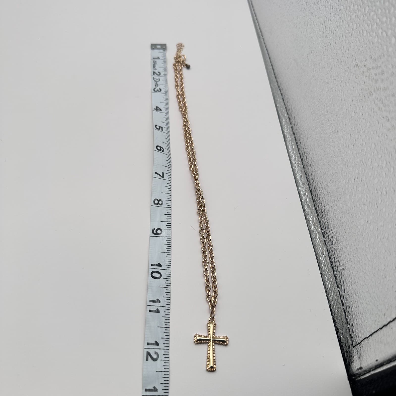 Vintage 80s Gold Tone Cross Pendant Necklace Chunky Chain Statement Jewelry - Thumbnail 8