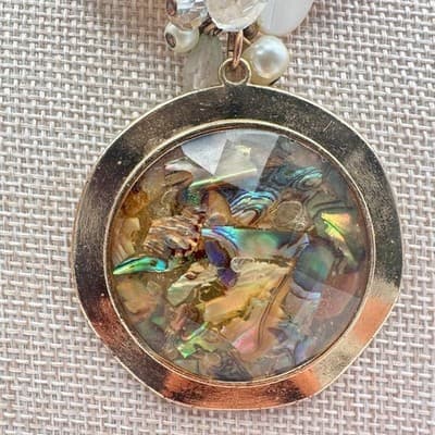 Vintage Y2K Gold Tone Pearl Iridescent Abalone Shell Pendant Necklace Jewelry - Thumbnail 2